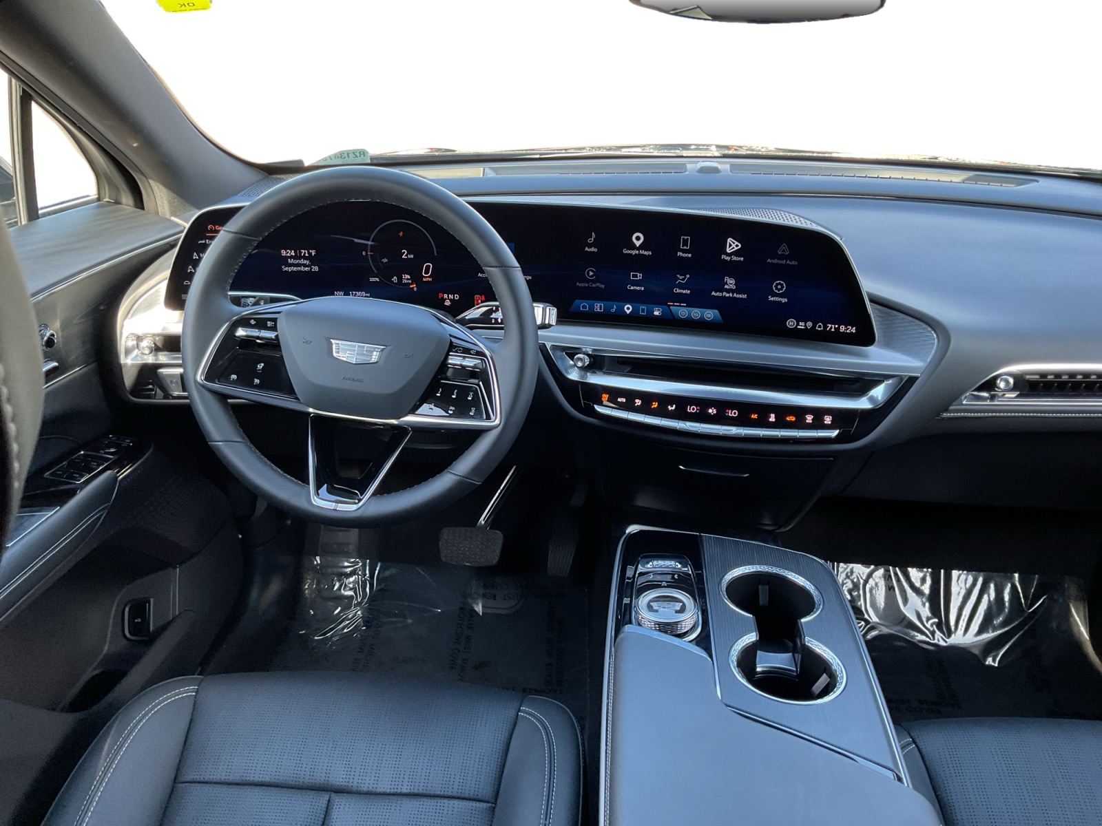 Cadillac Lyriq photo 14