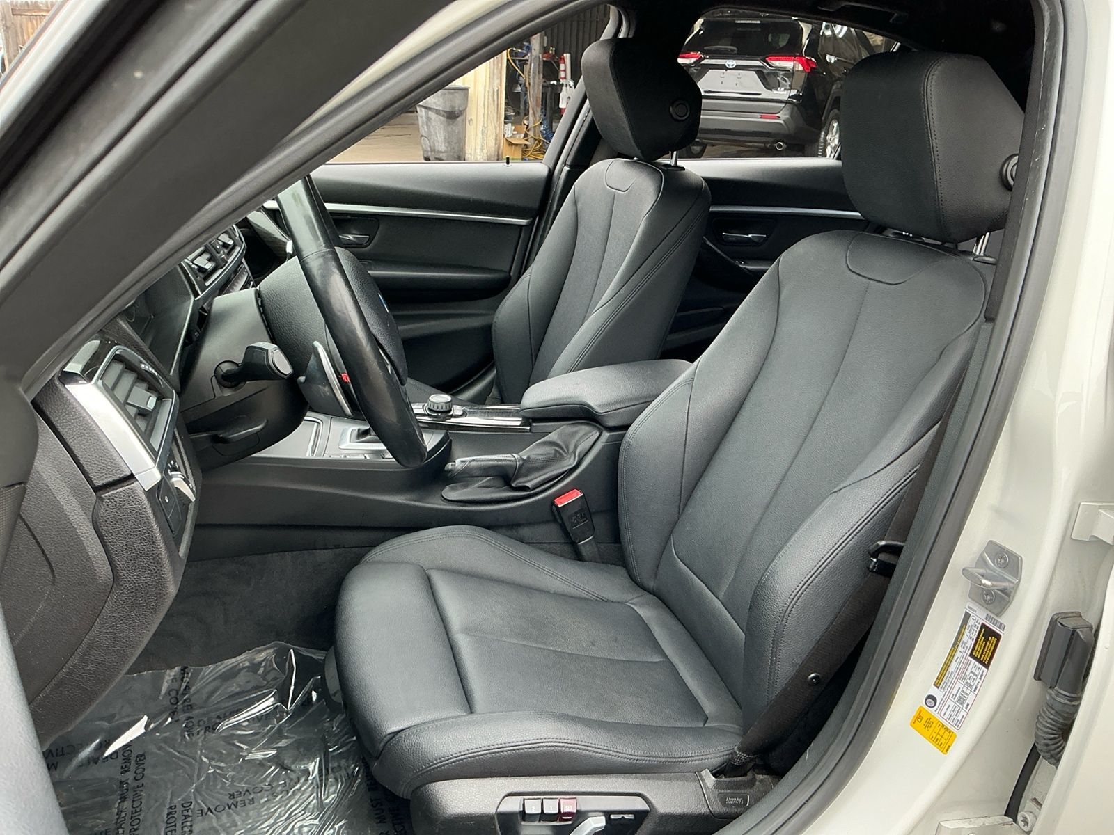 BMW 3 Series photo 19