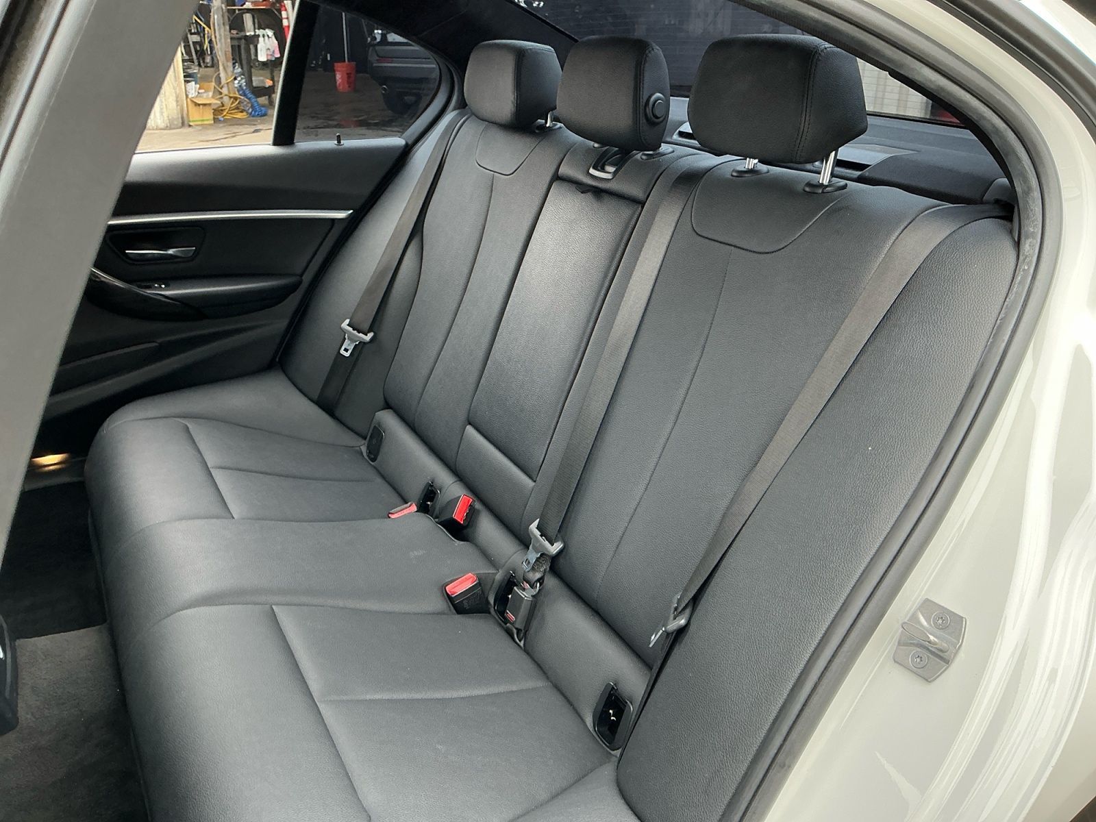 BMW 3 Series photo 20
