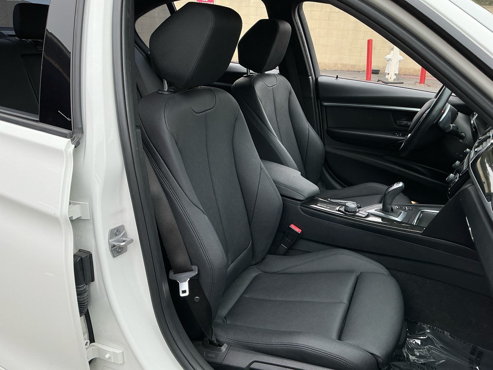 BMW 3 Series photo 22