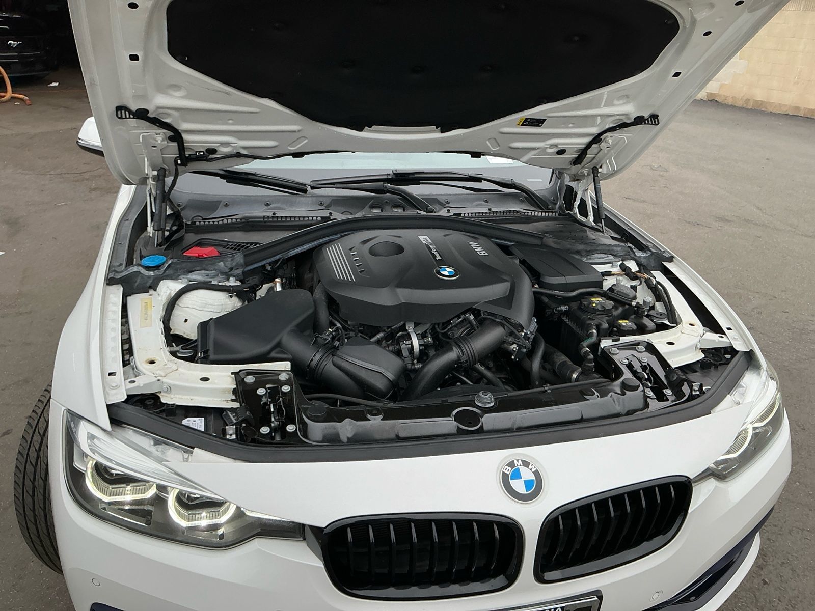 BMW 3 Series photo 23