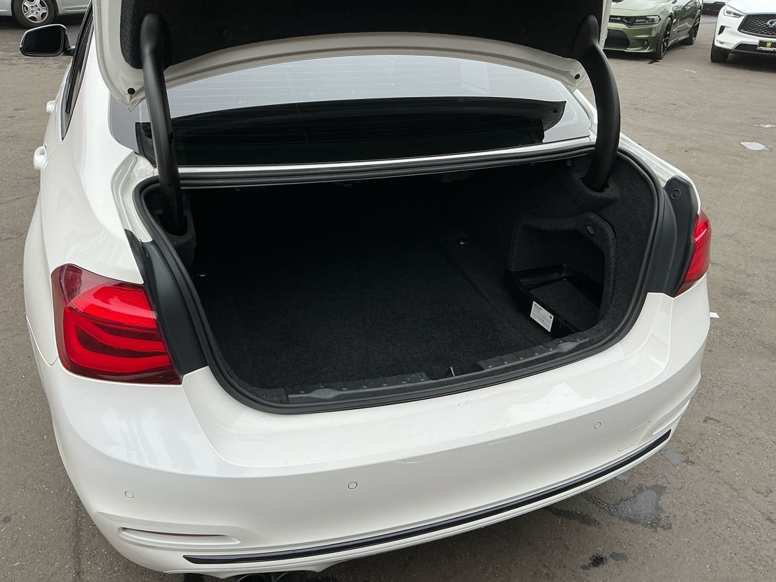 BMW 3 Series photo 26