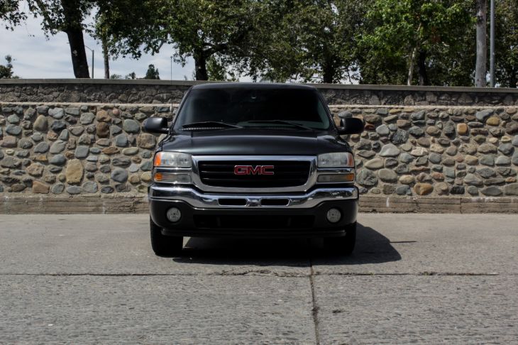 Sold 2005 GMC Sierra 1500 SLE in Santa Ana