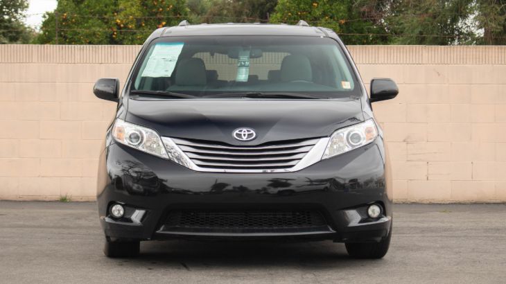 Sold 2017 Toyota Sienna XLE (w/Back-Up Camera/ XLE Navigation