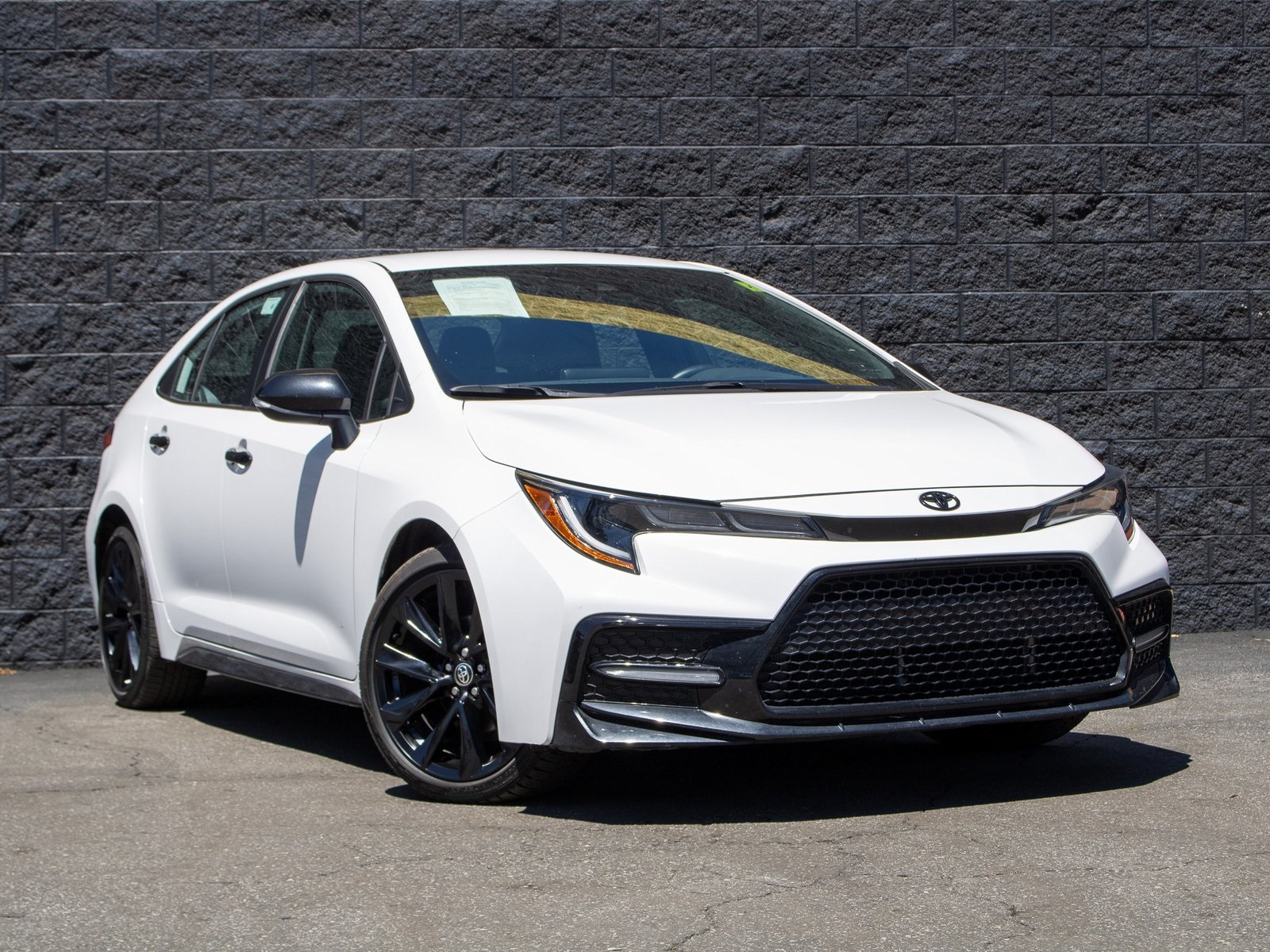 Sold 2022 Toyota Corolla SE Nightshade in Montclair