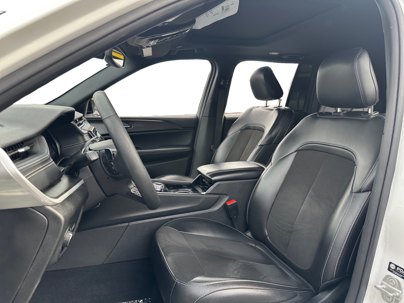 2023 Jeep Grand Cherokee Altitude photo 9