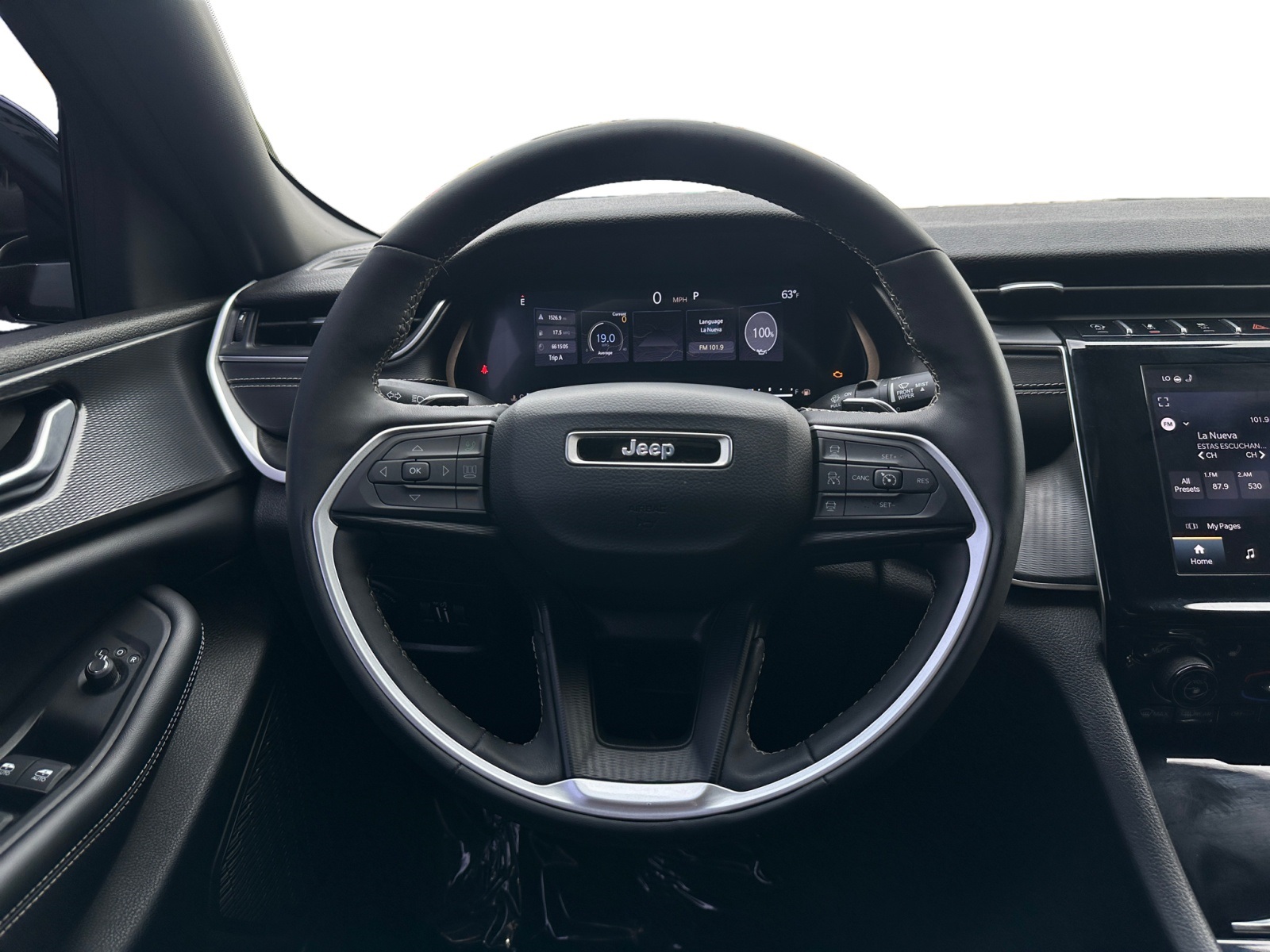 2023 Jeep Grand Cherokee Altitude photo 12