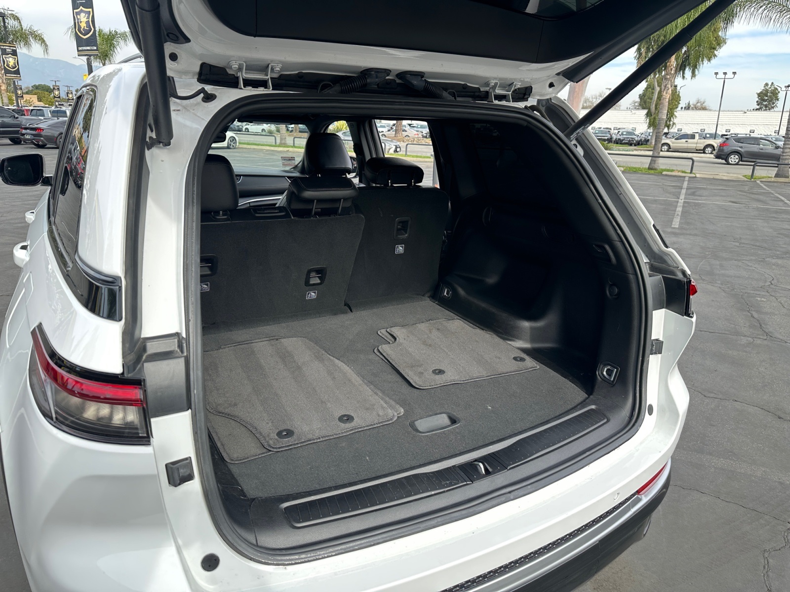 2023 Jeep Grand Cherokee Altitude photo 22