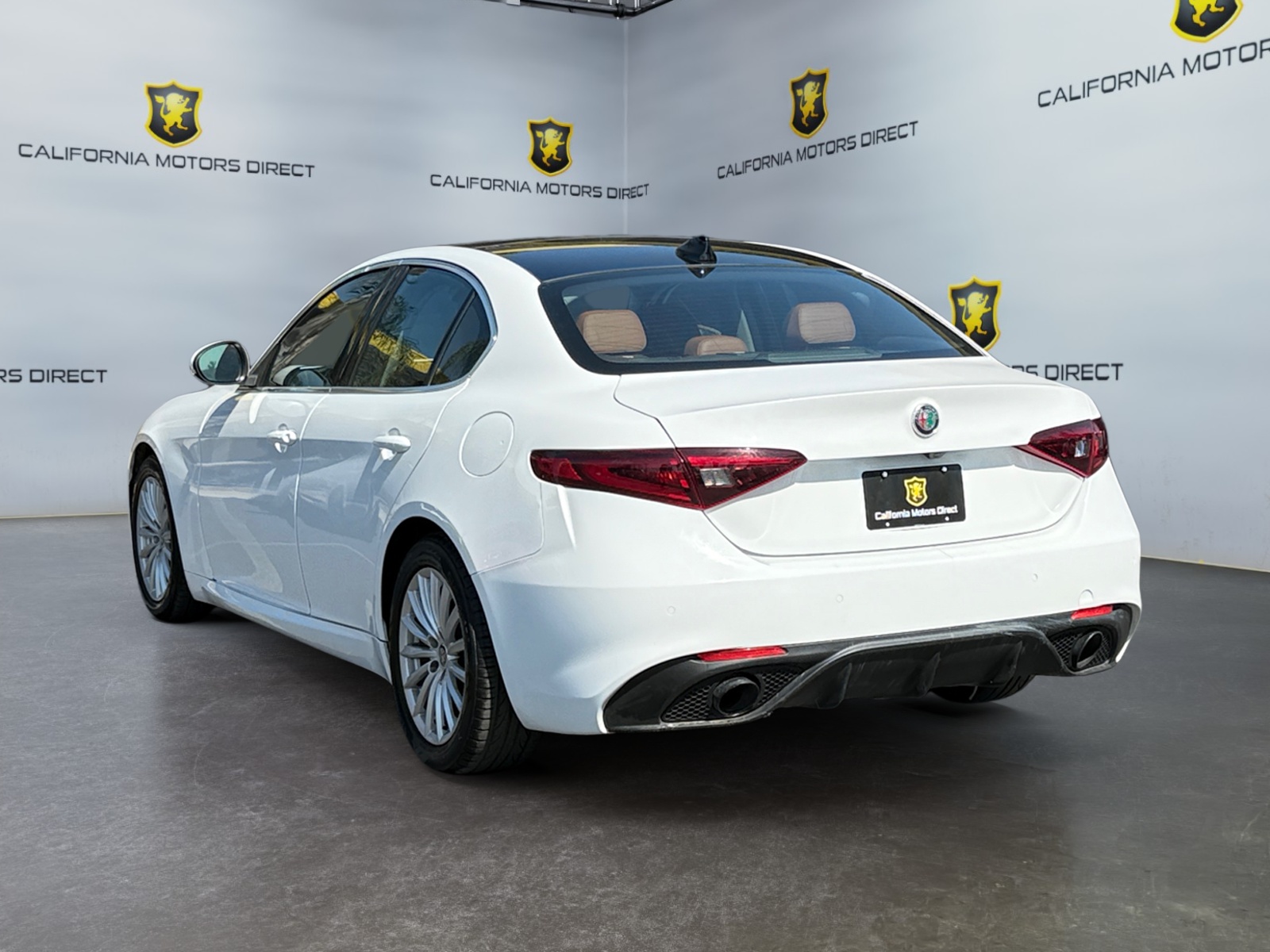2021 Alfa Romeo Giulia photo 4