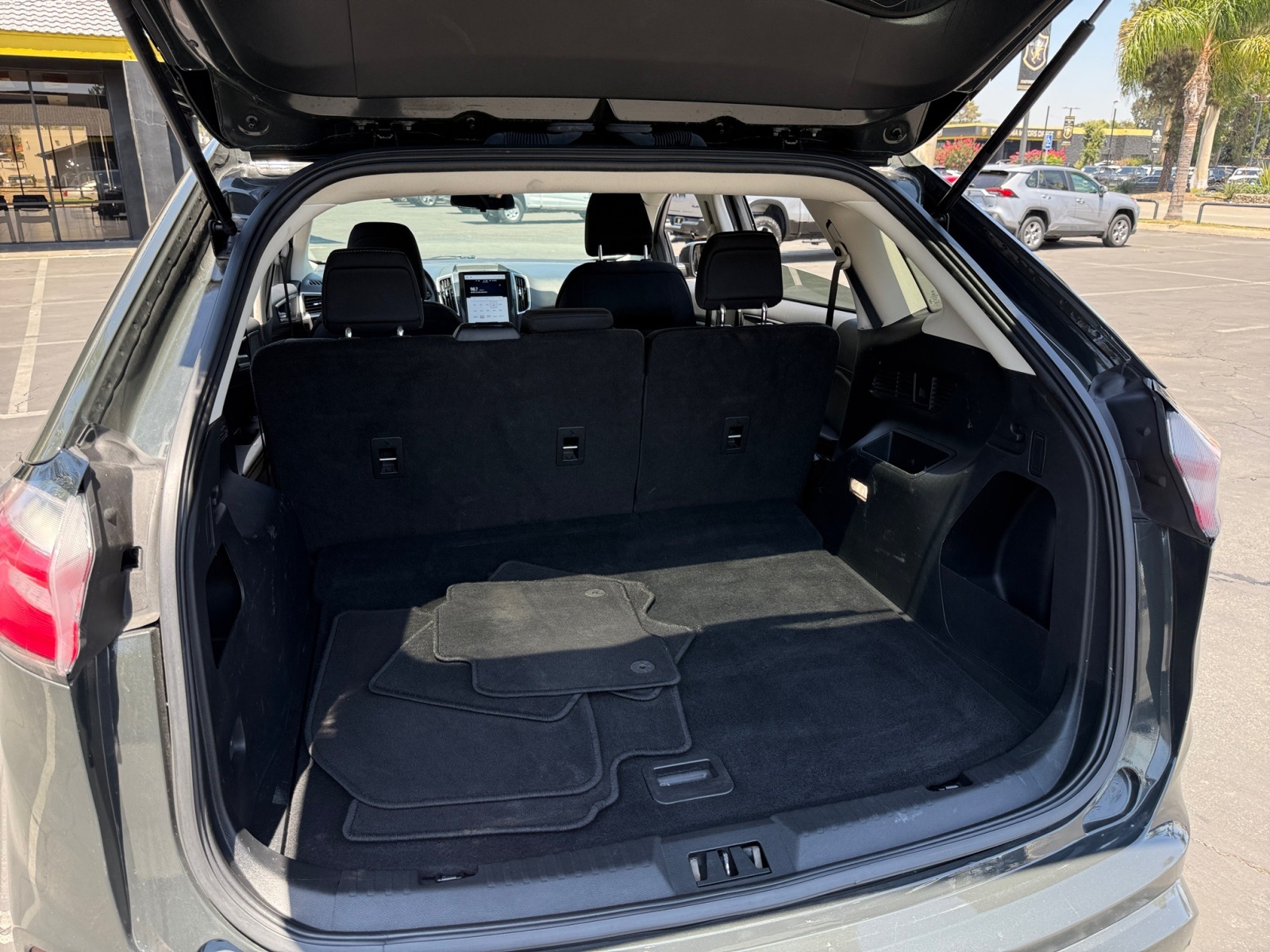 2022 Ford Edge SE photo 22