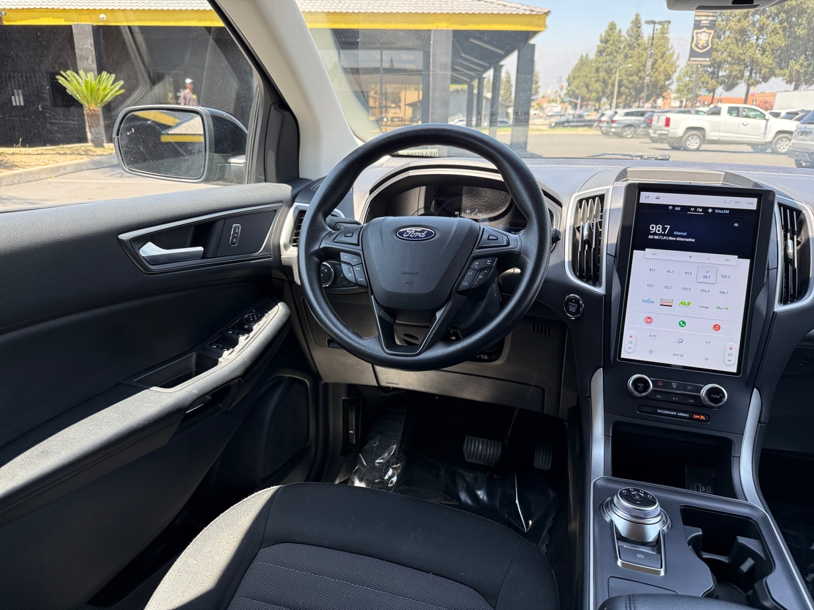 2022 Ford Edge SE photo 23