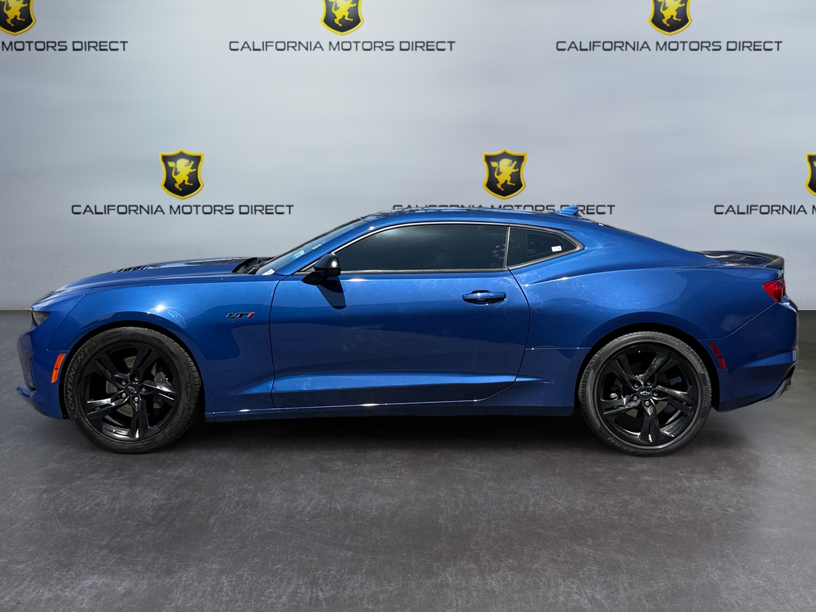 2021 Chevrolet Camaro LT1 photo 2