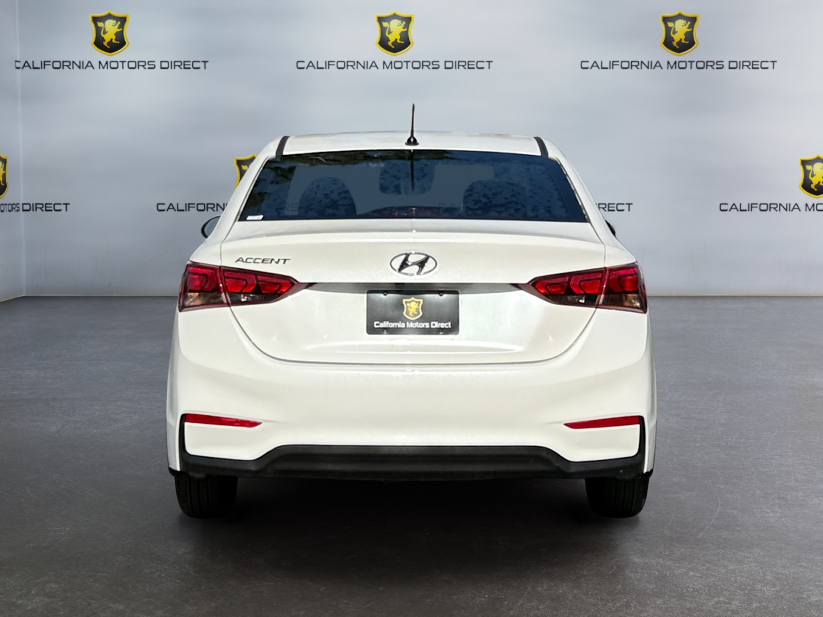 2020 Hyundai Accent SE photo 2