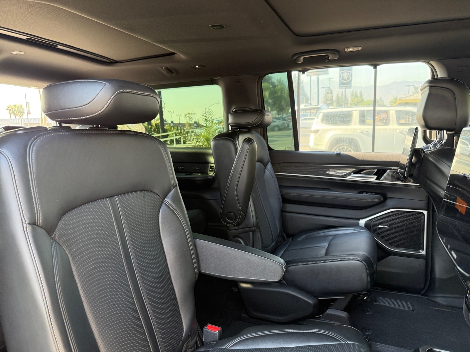 Waganseページ Deuxieme LIBERADD graphene Sold 2022 Jeep Wagoneer Series II in Montclair