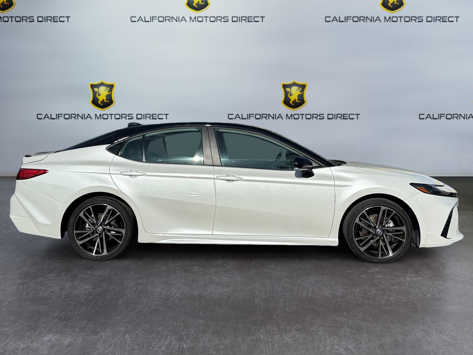 2025 Toyota Camry XSE photo 5