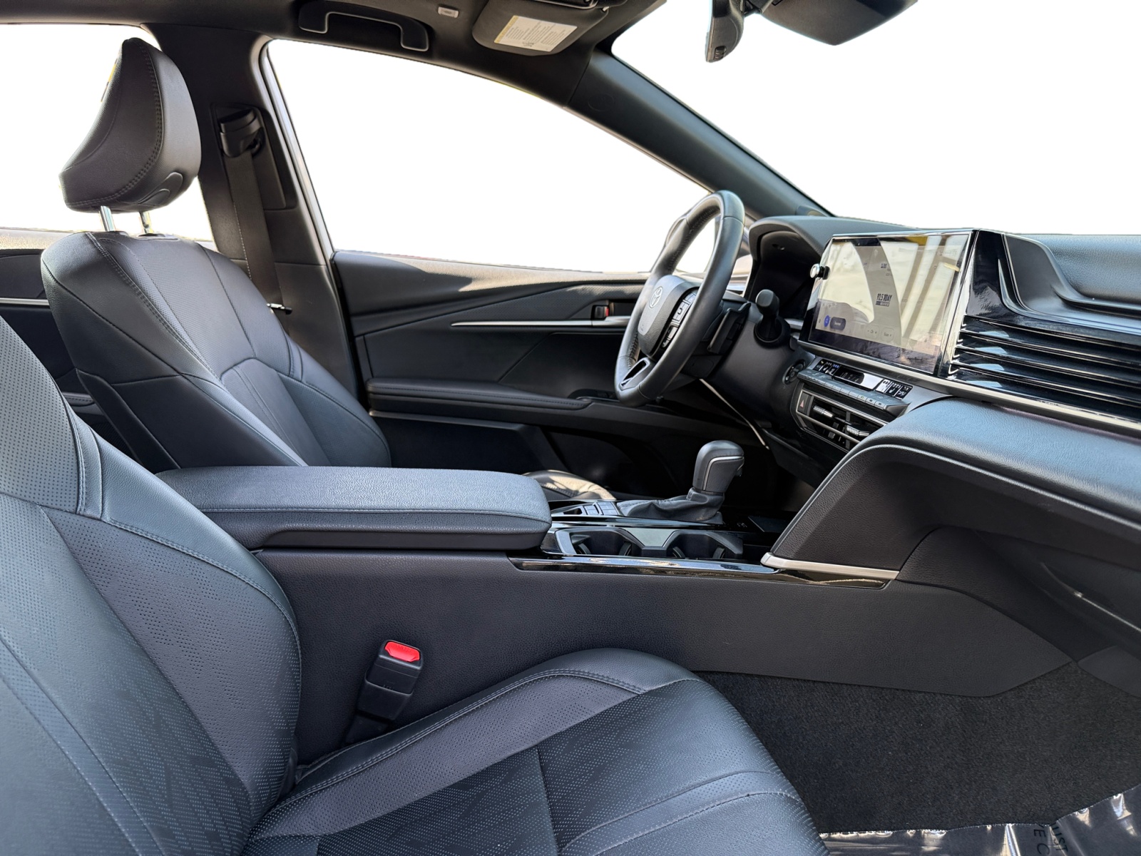 2025 Toyota Camry XSE photo 13