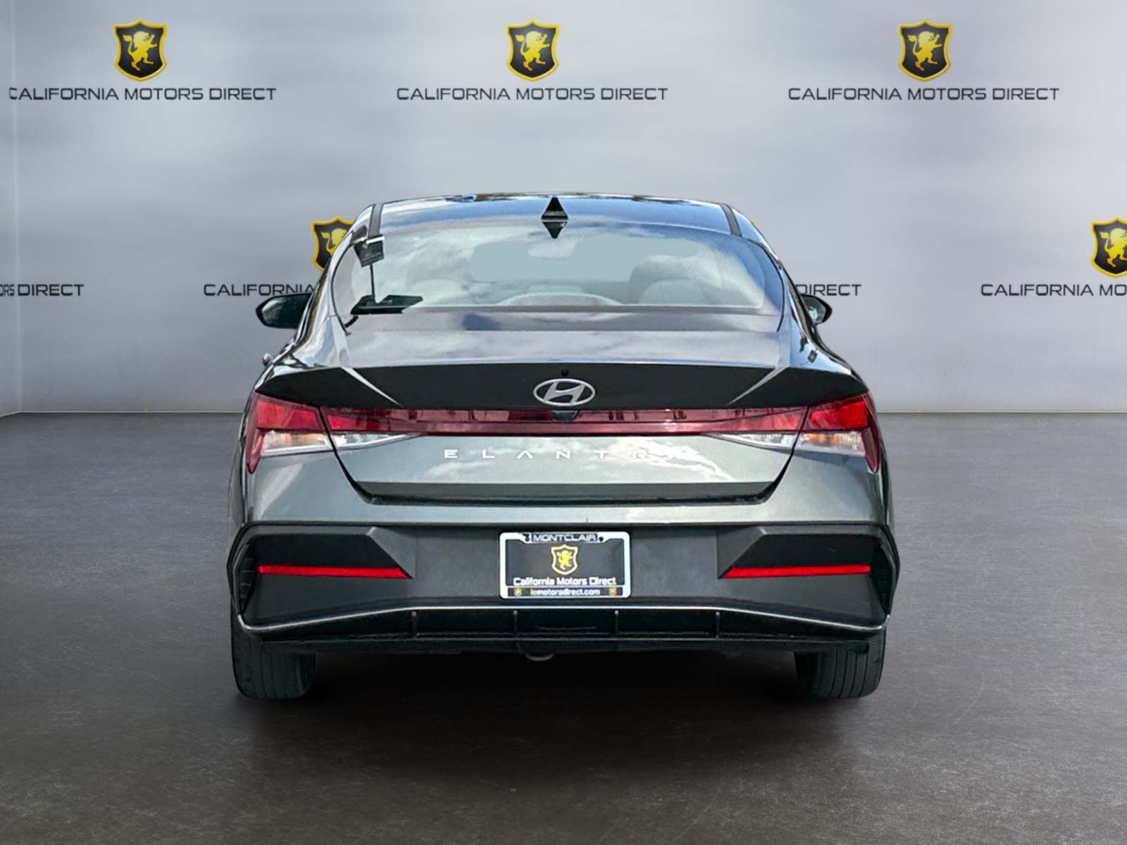 2025 Hyundai Elantra SE photo 5