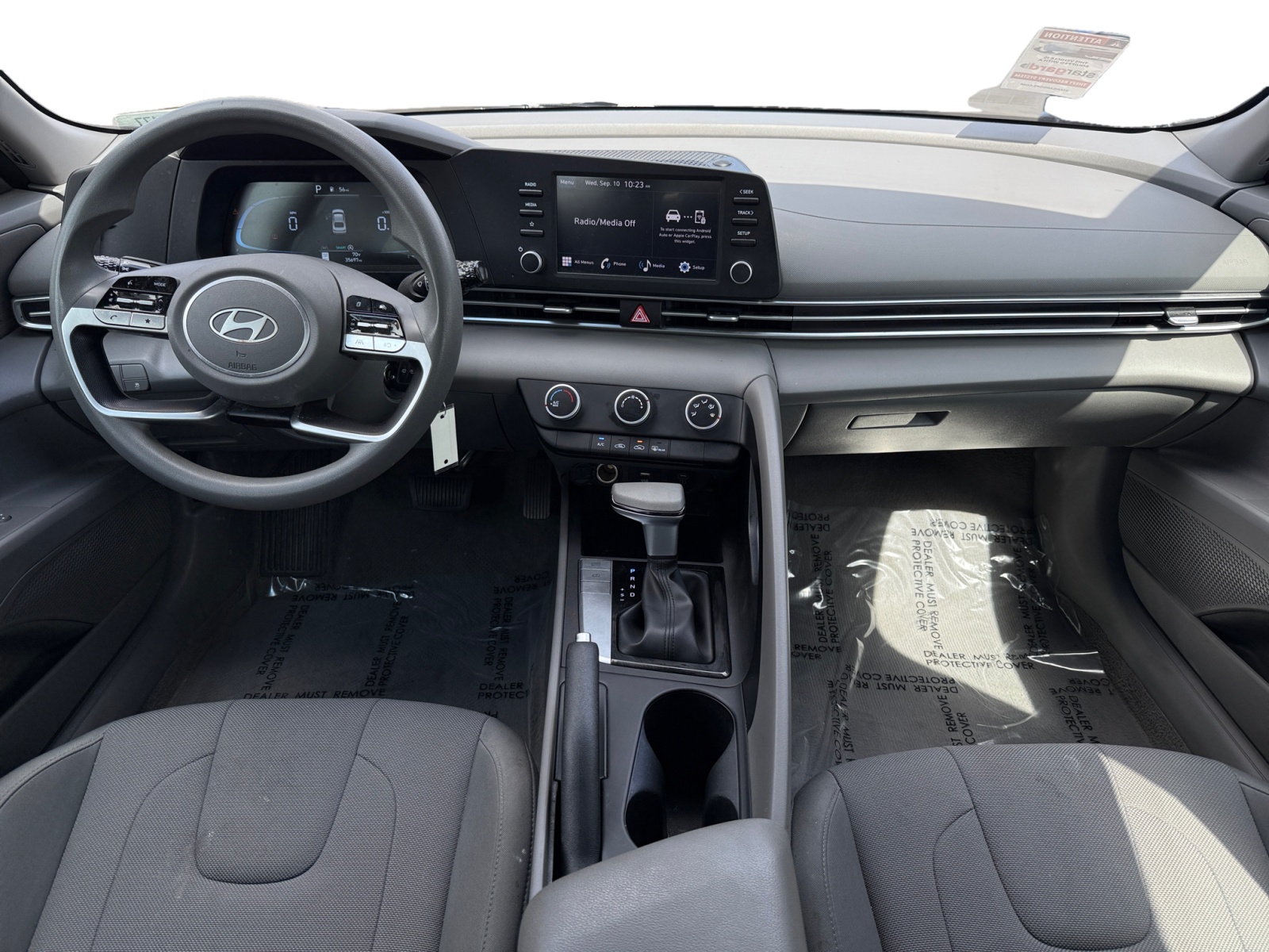 2025 Hyundai Elantra SE photo 11