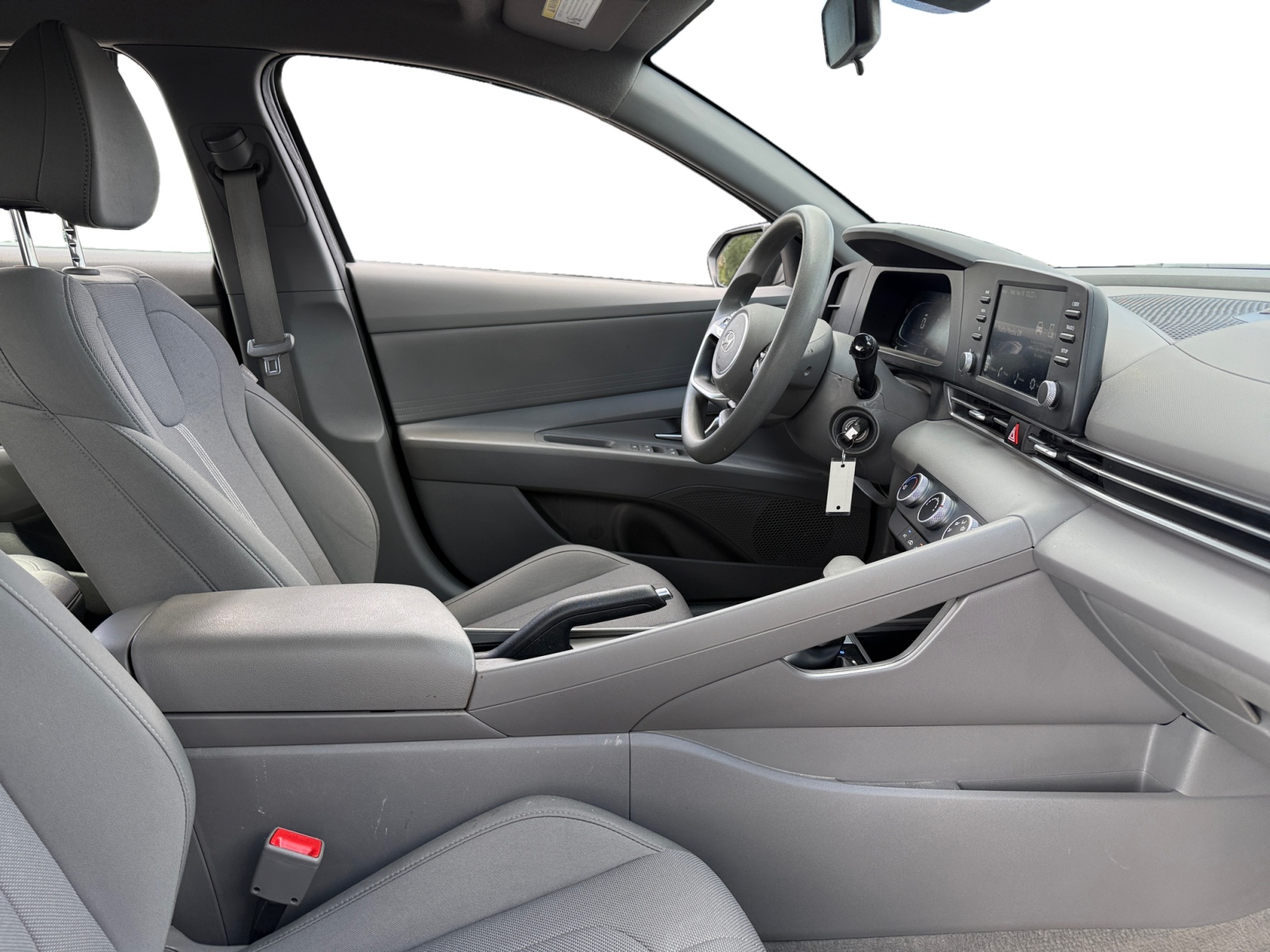 2025 Hyundai Elantra SE photo 15