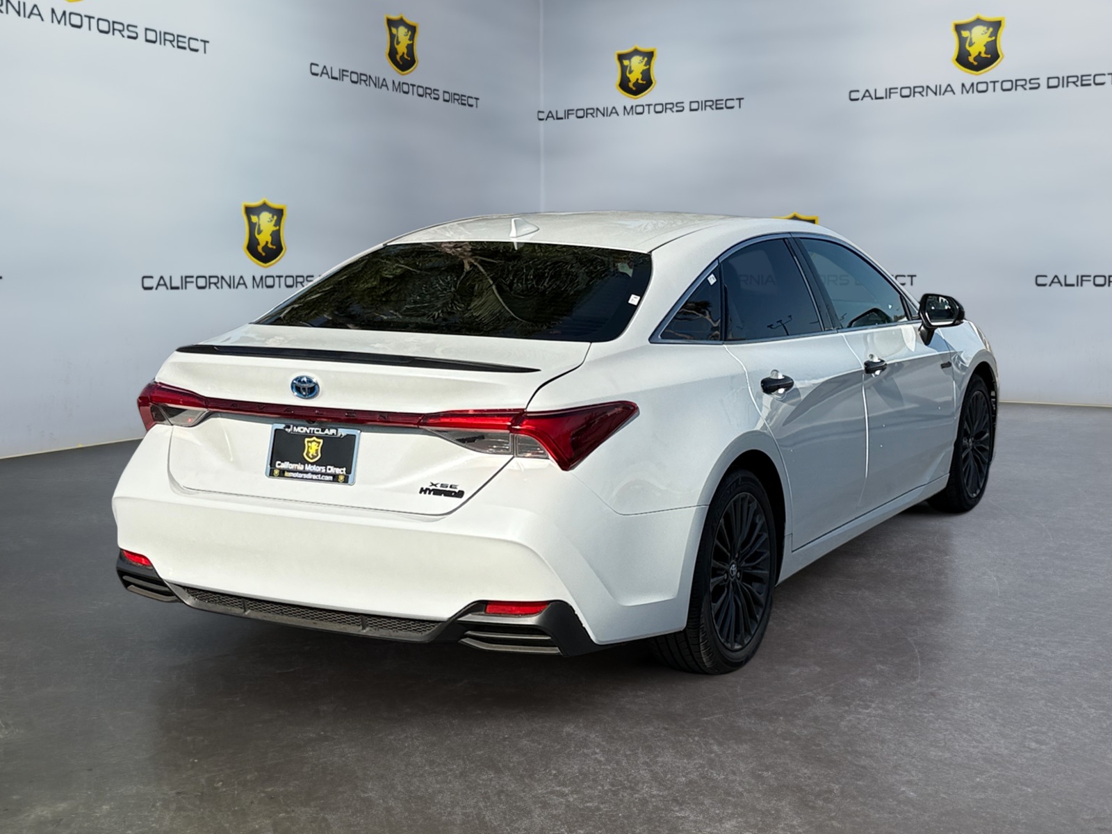 2020 Toyota Avalon Hybrid XSE photo 5