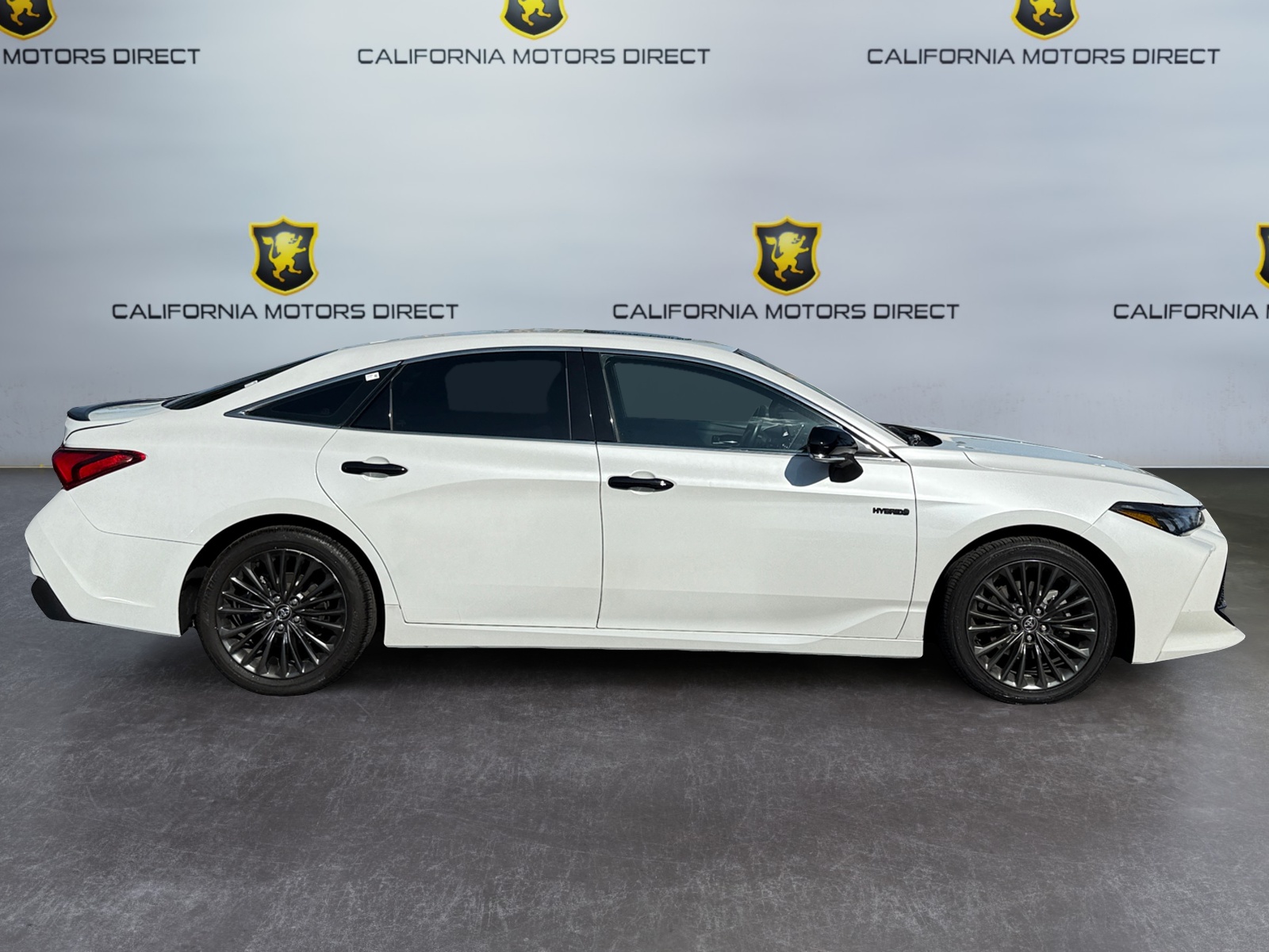 2020 Toyota Avalon Hybrid XSE photo 6