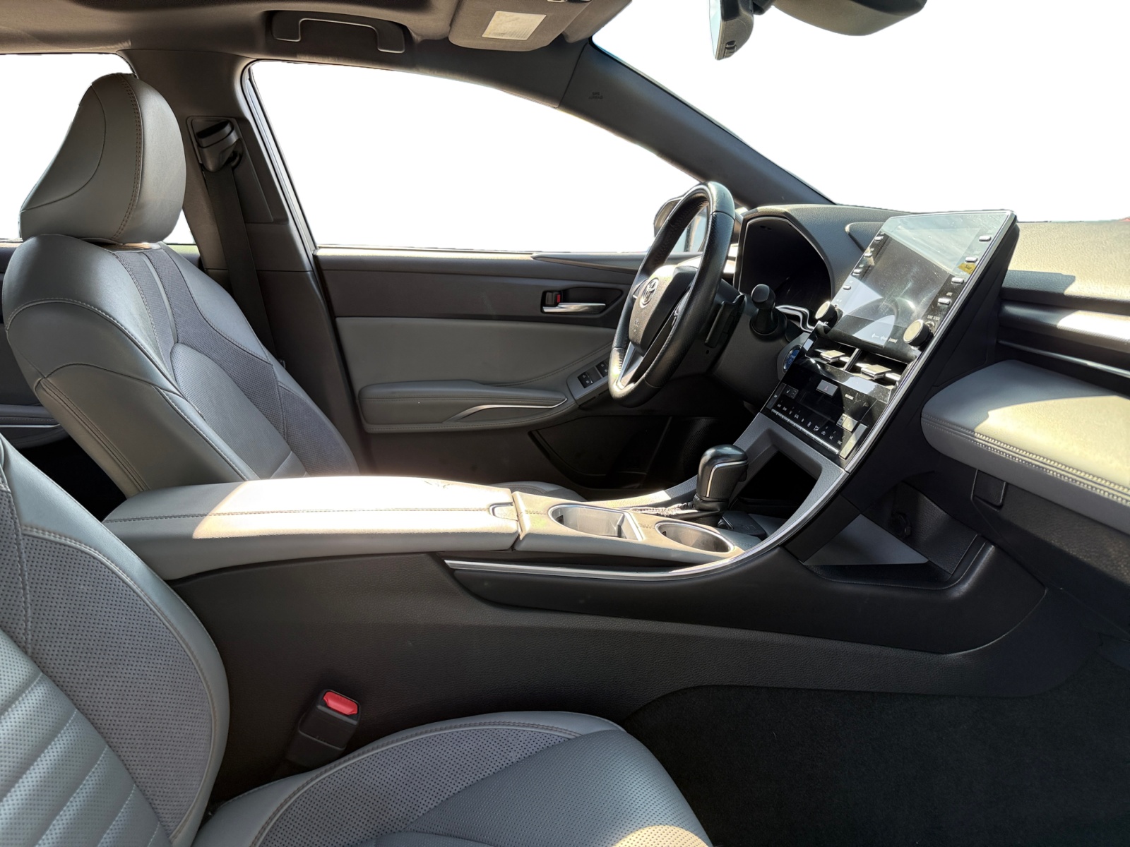 2020 Toyota Avalon Hybrid XSE photo 14