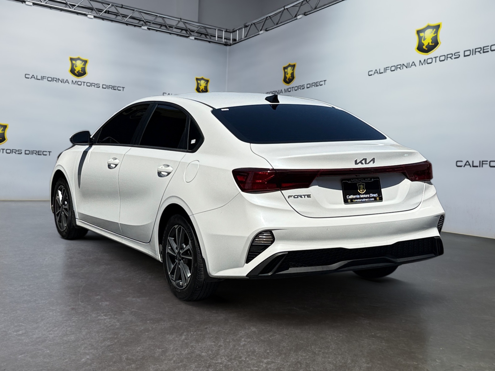 2024 Kia Forte LXS photo 3