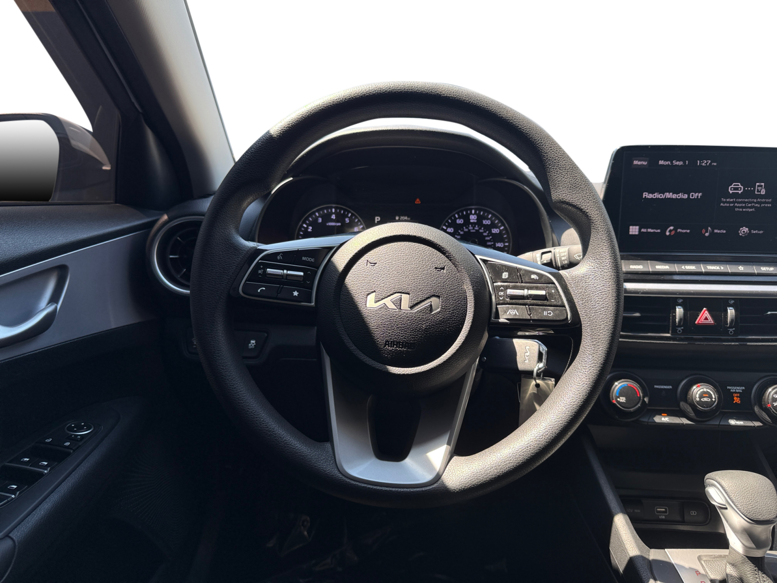 2024 Kia Forte LXS photo 12