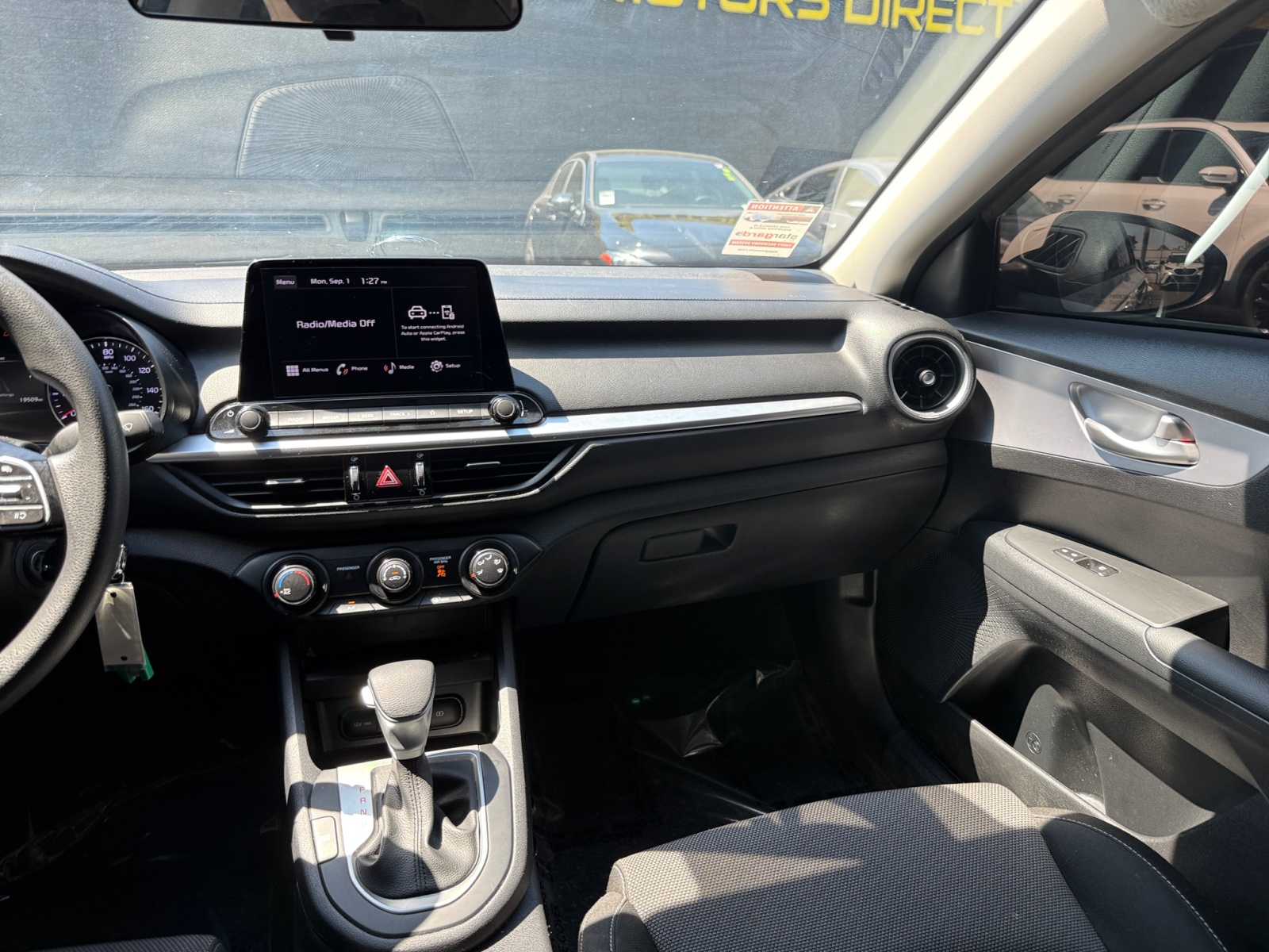 2024 Kia Forte LXS photo 23