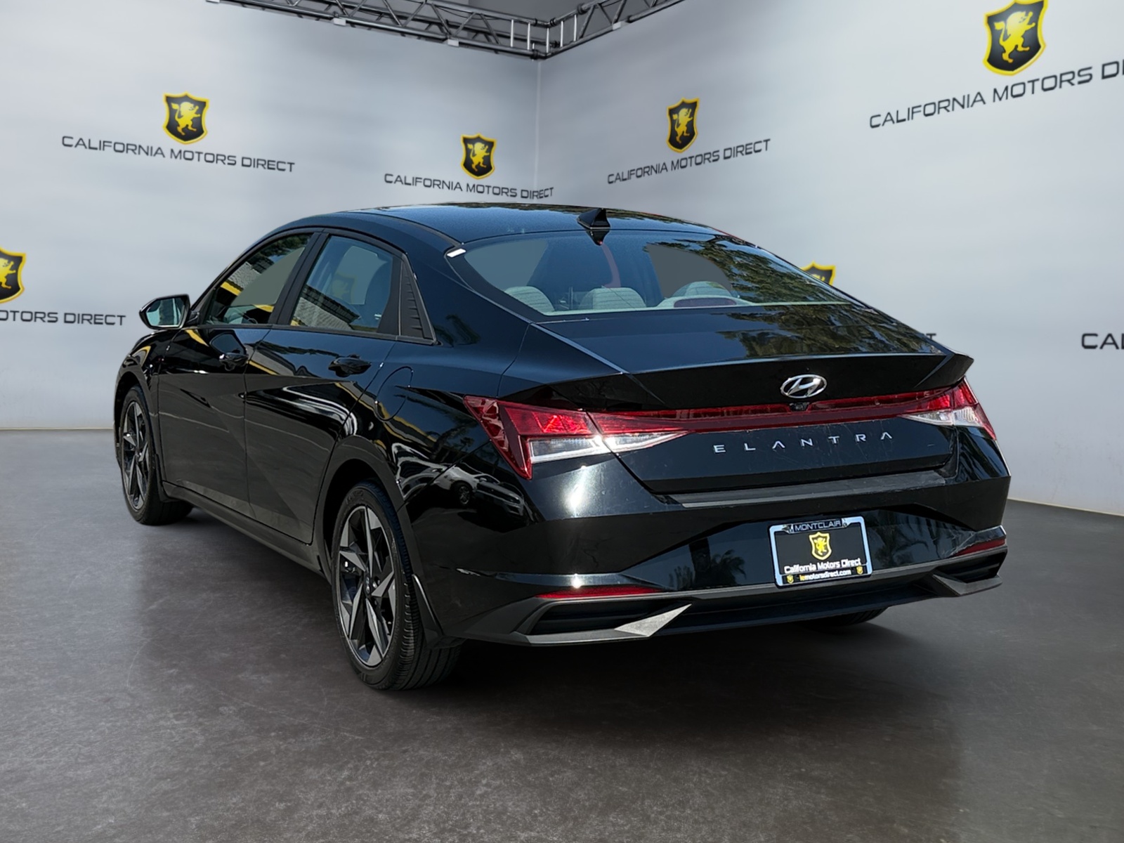 2023 Hyundai Elantra SEL photo 4