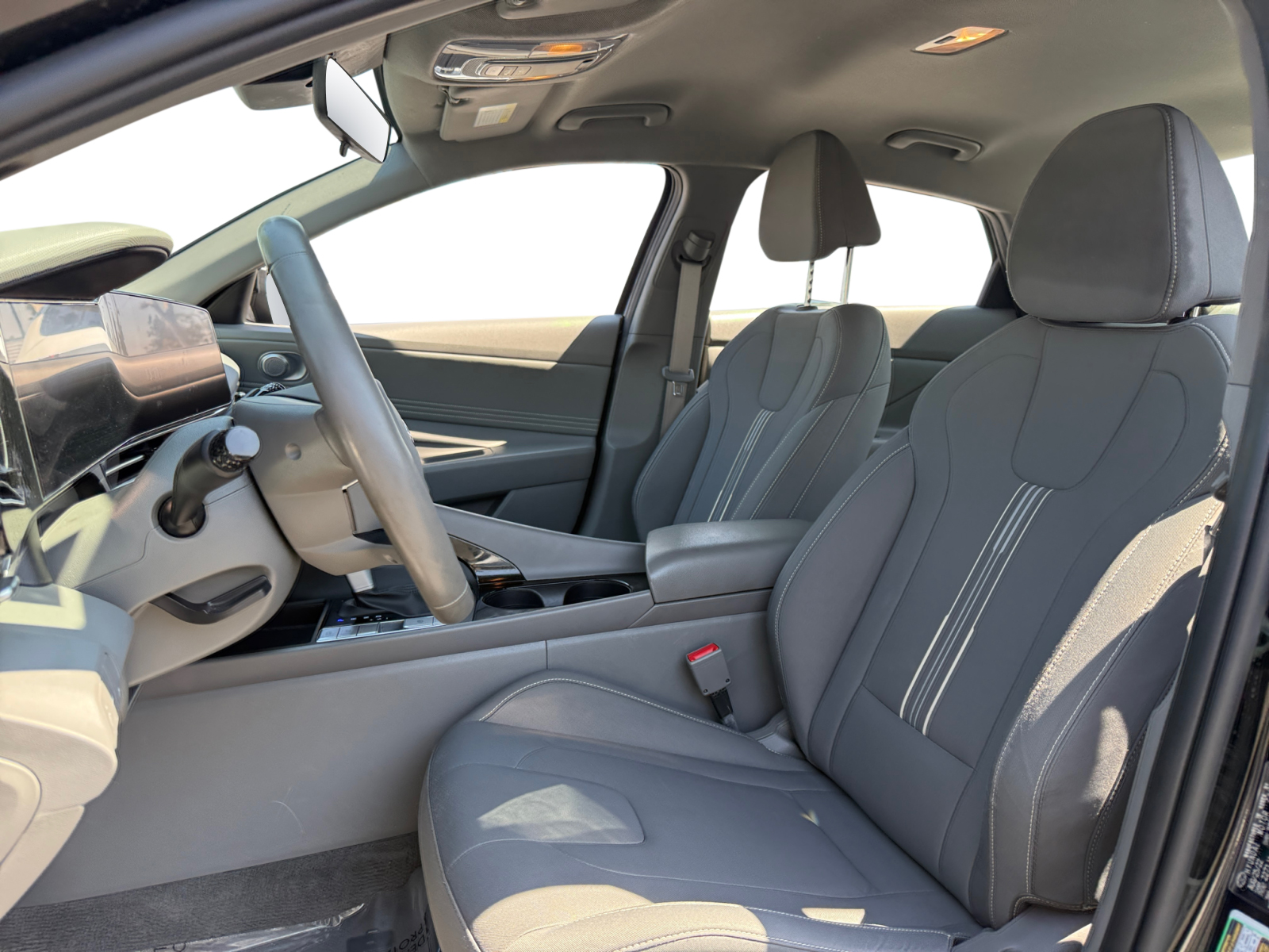 2023 Hyundai Elantra SEL photo 10
