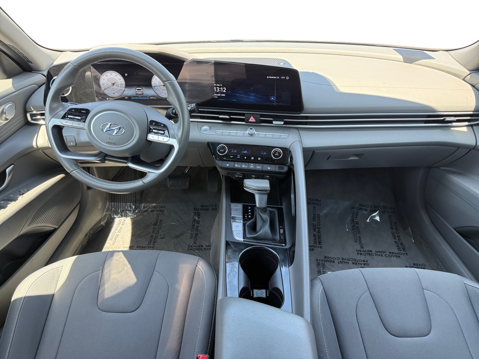 2023 Hyundai Elantra SEL photo 11