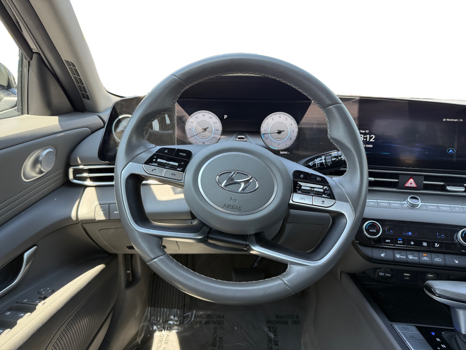 2023 Hyundai Elantra SEL photo 13