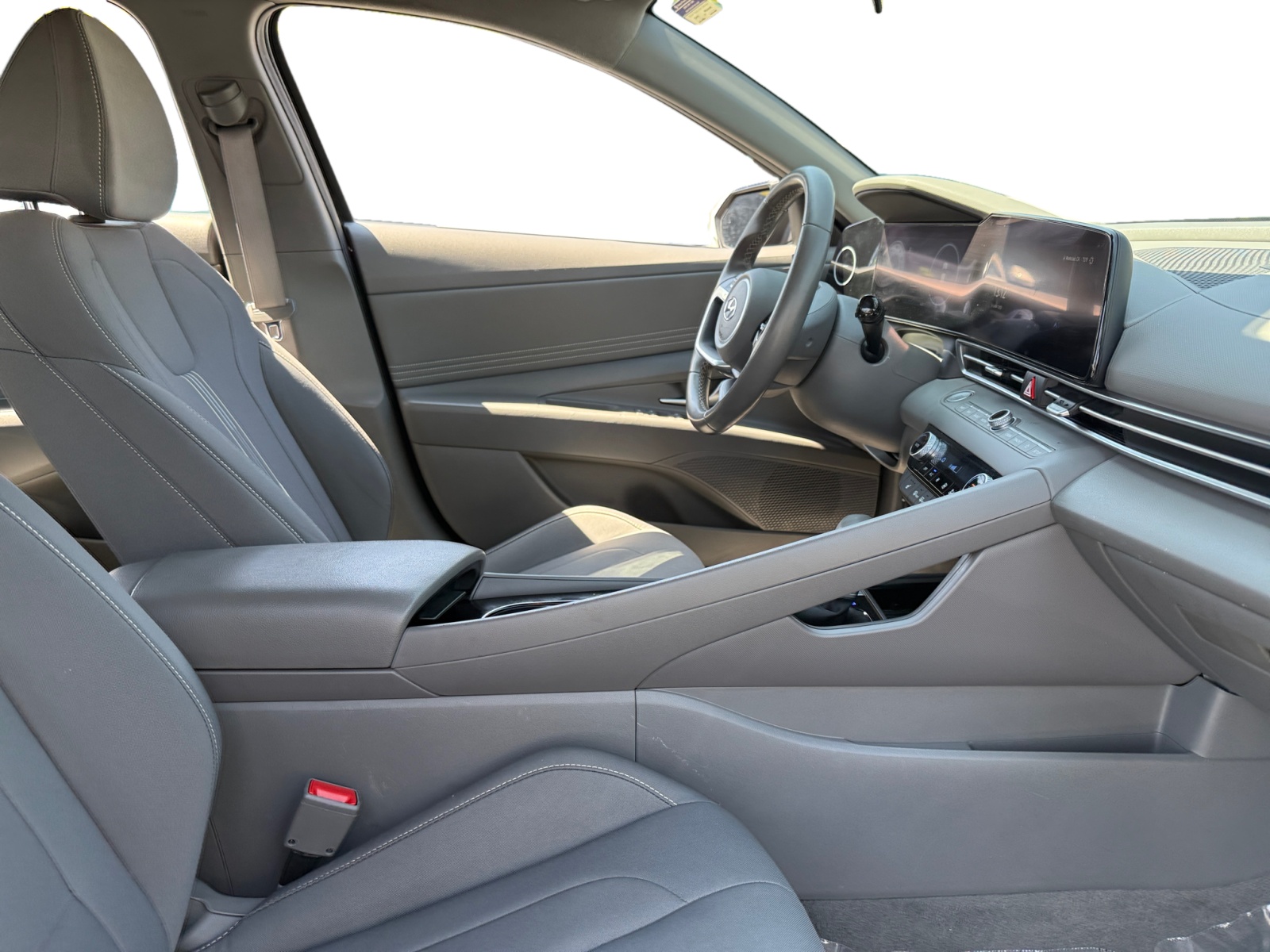 2023 Hyundai Elantra SEL photo 15