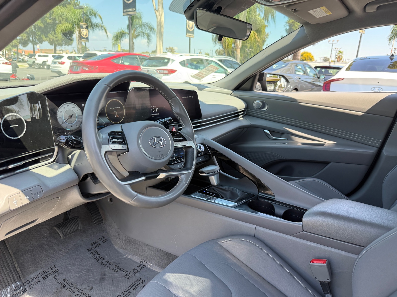 2023 Hyundai Elantra SEL photo 16