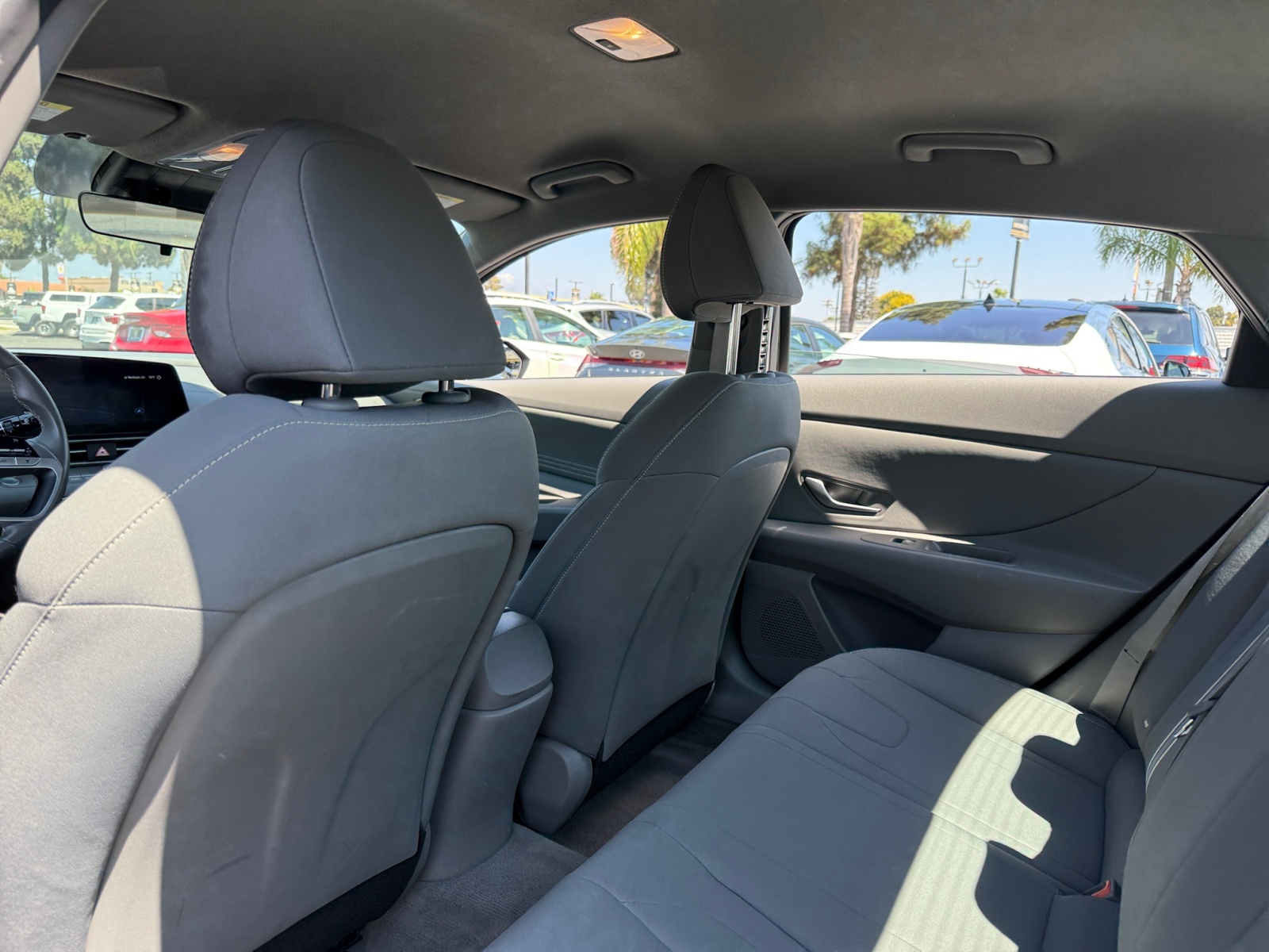 2023 Hyundai Elantra SEL photo 17