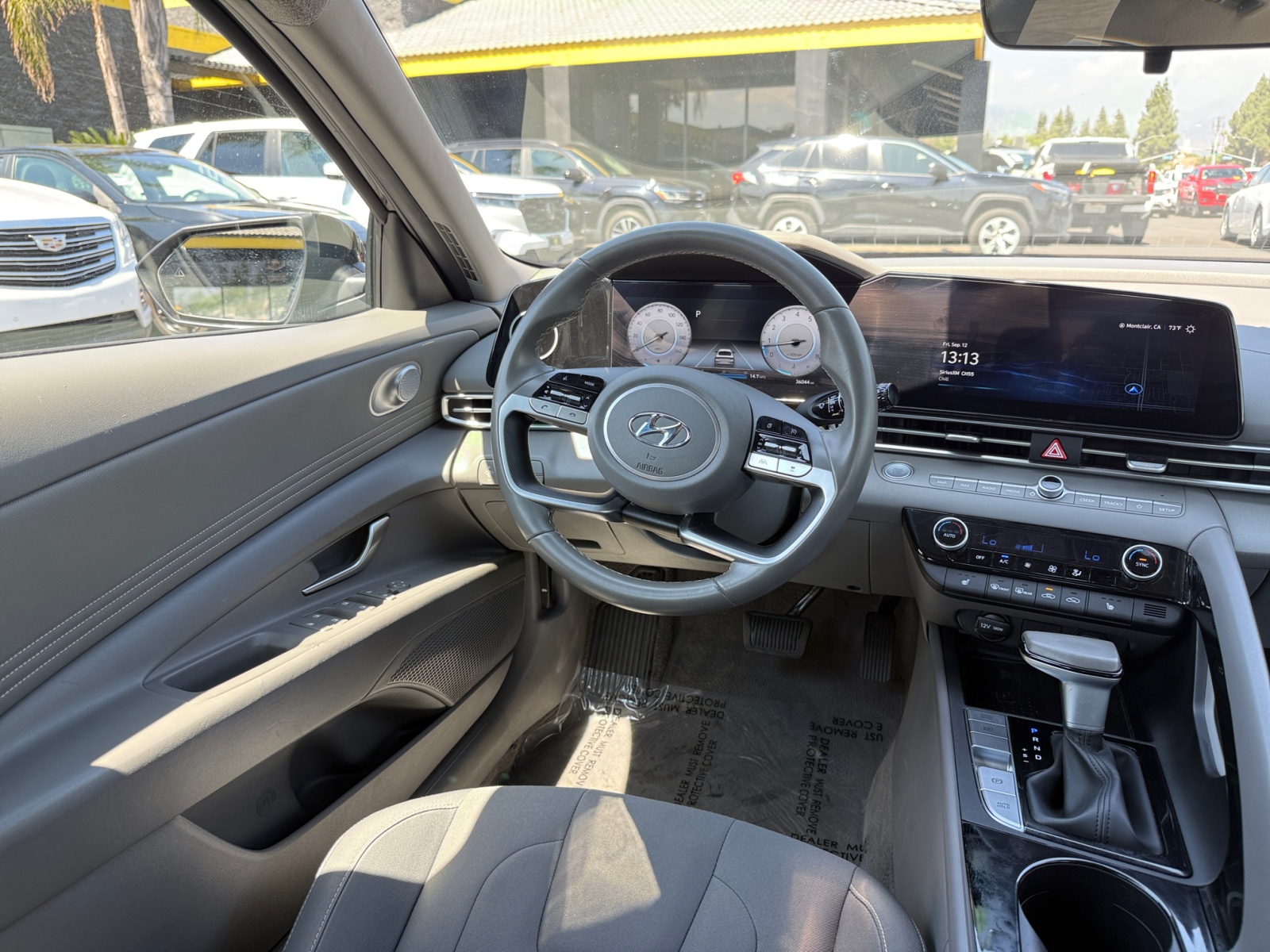 2023 Hyundai Elantra SEL photo 23