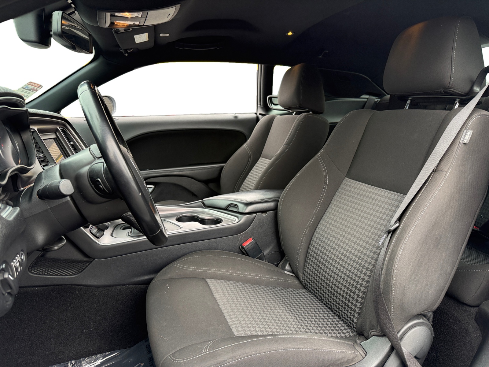 2021 Dodge Challenger SXT photo 4