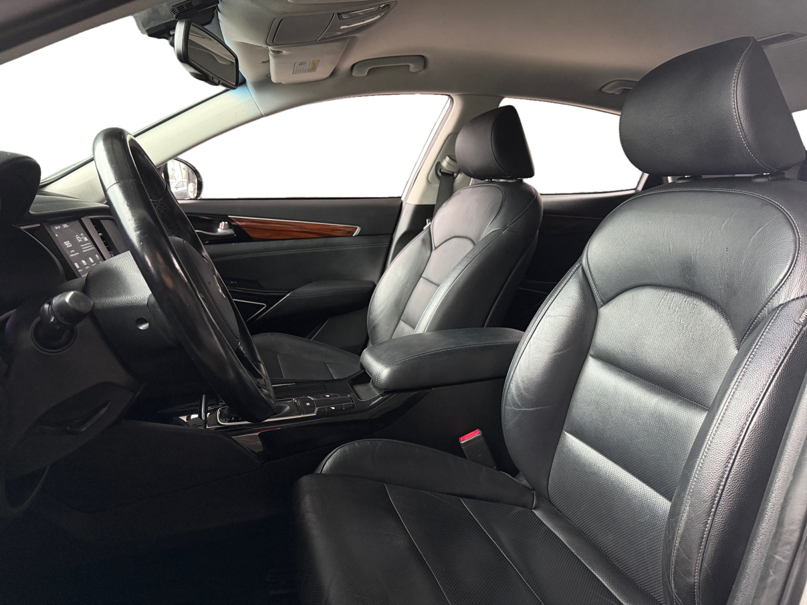 Sold 2019 Kia Cadenza Premium in Montclair