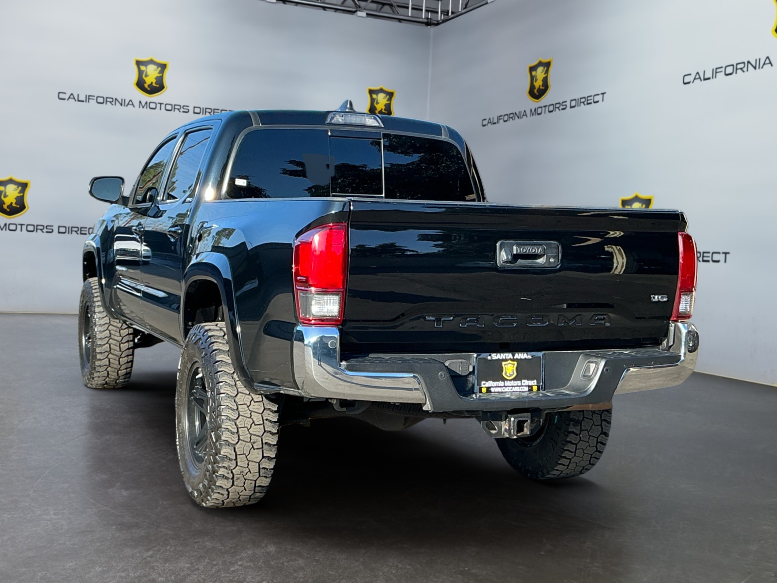 View vehicle photo 5