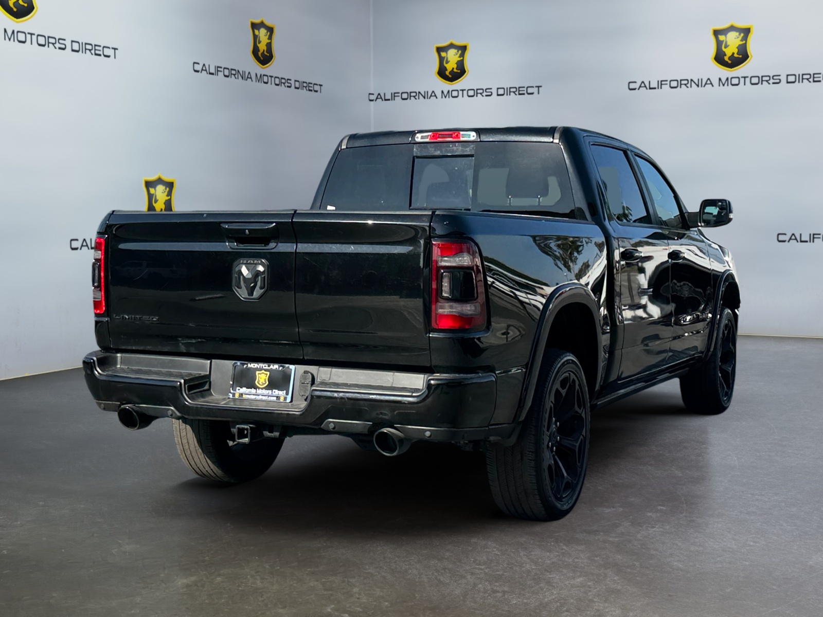 View vehicle photo 5