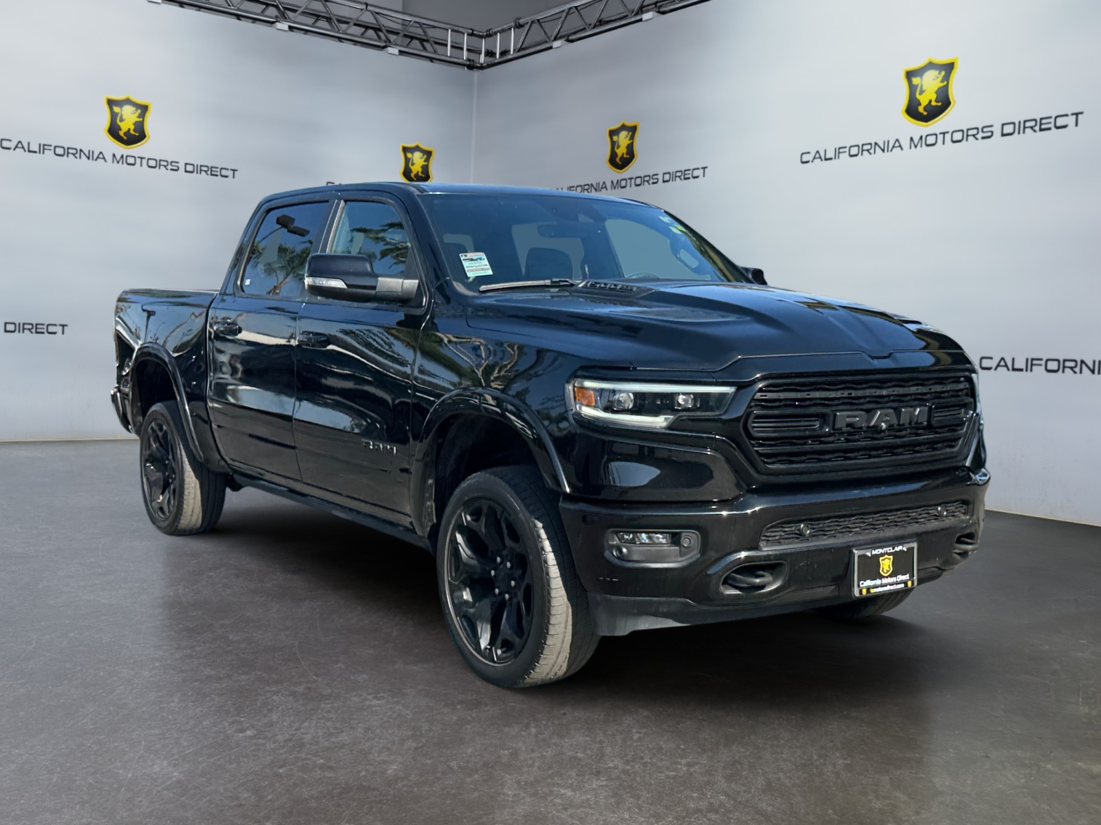 View vehicle photo 7