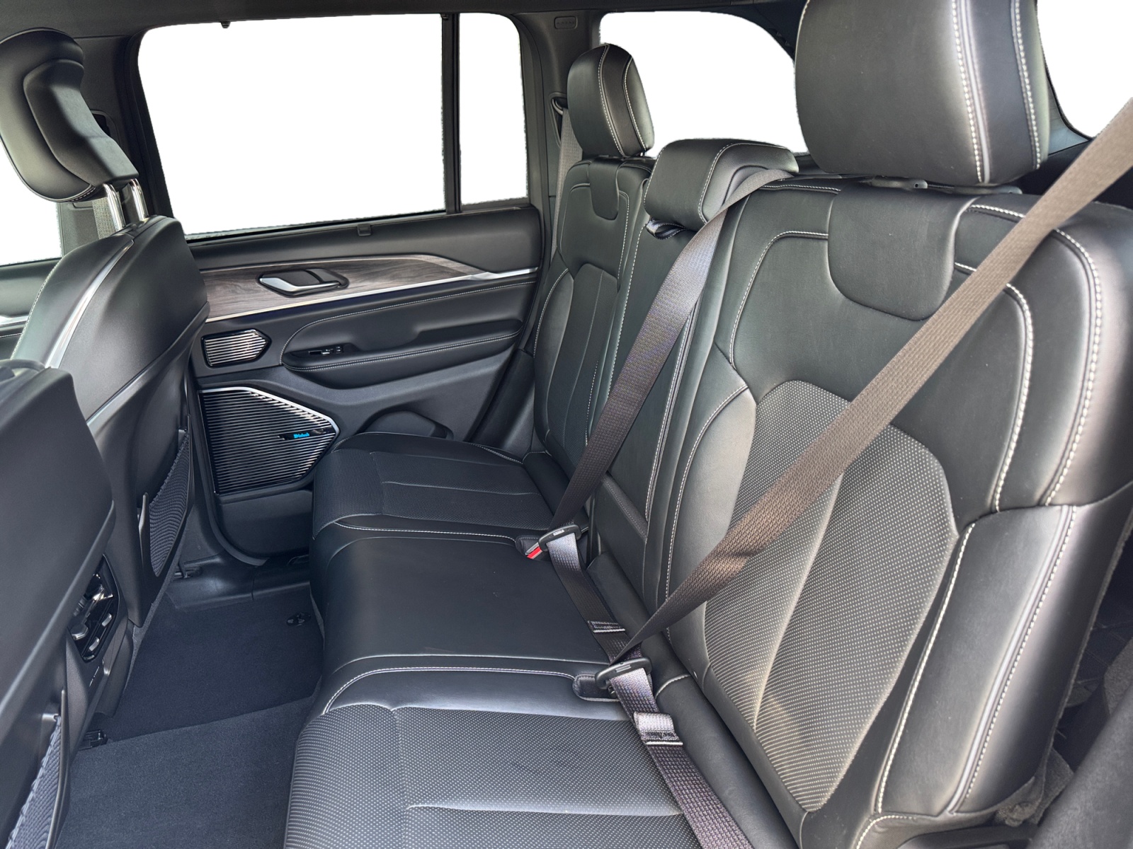 Sold 2023 Jeep Grand Cherokee 4xe Overland in Montclair