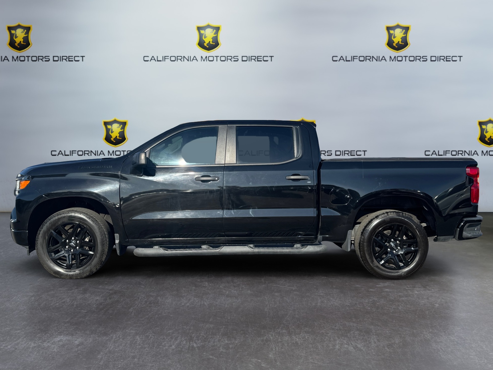 Chevrolet Silverado photo 2