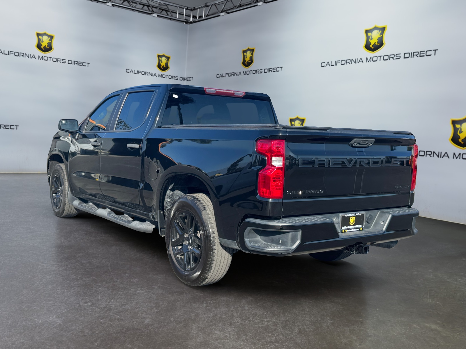 Chevrolet Silverado photo 3