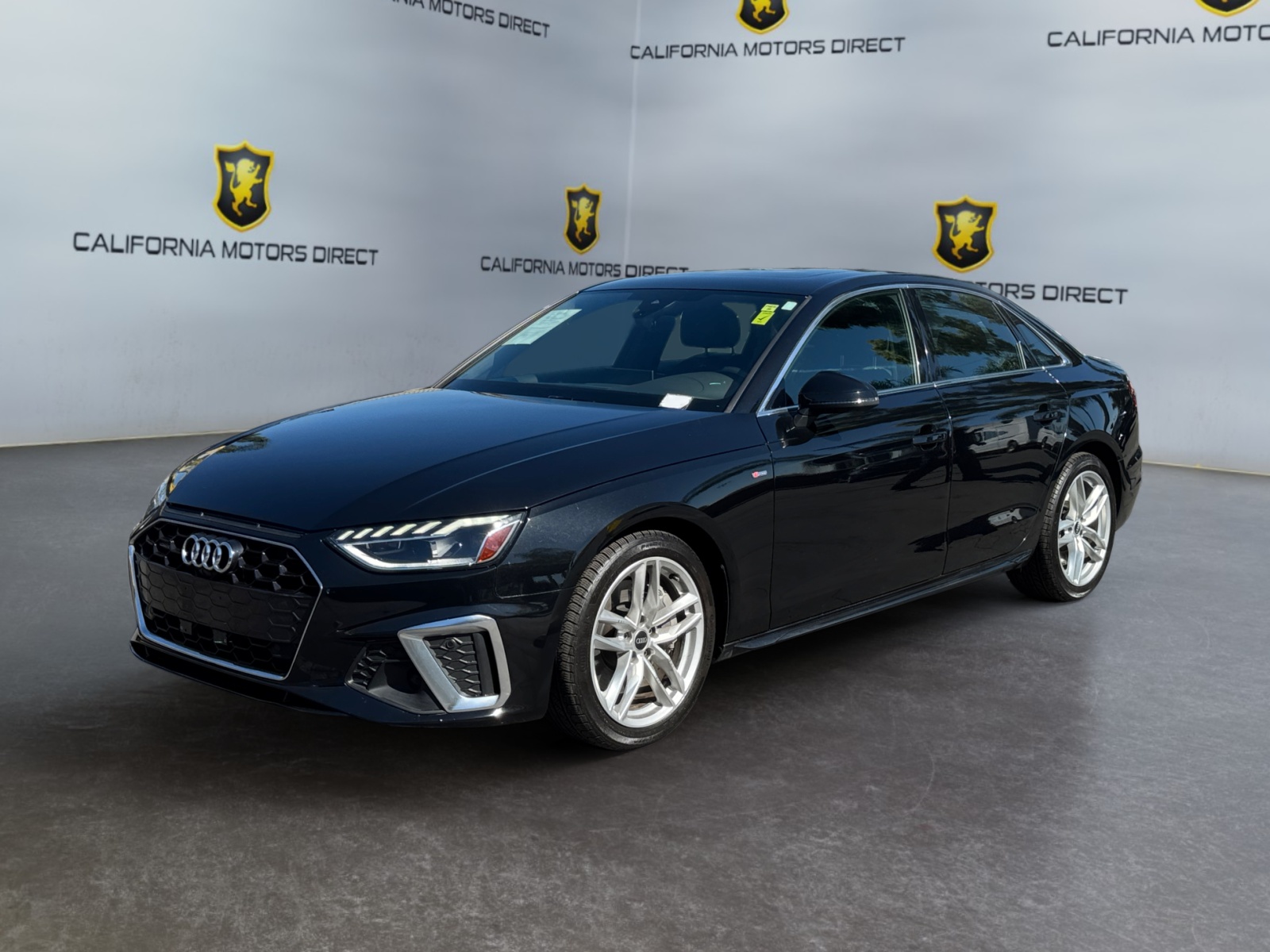 Audi A4 photo 23