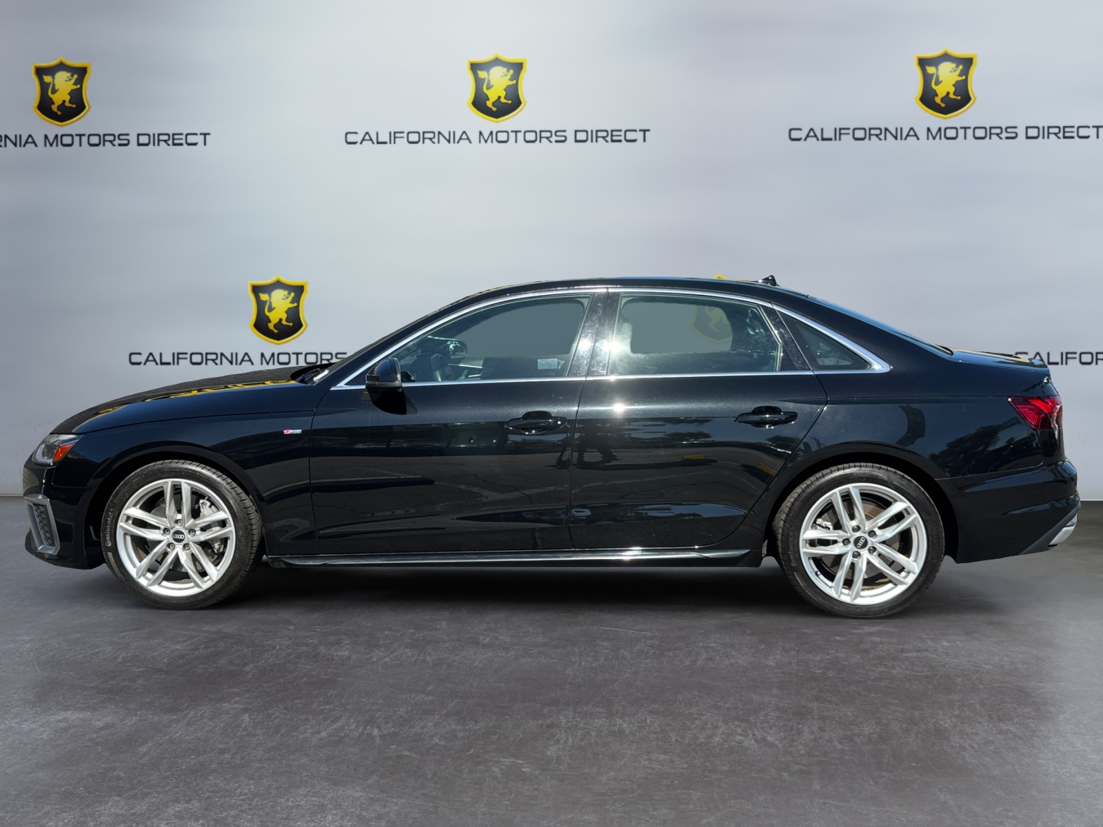 Audi A4 photo 2