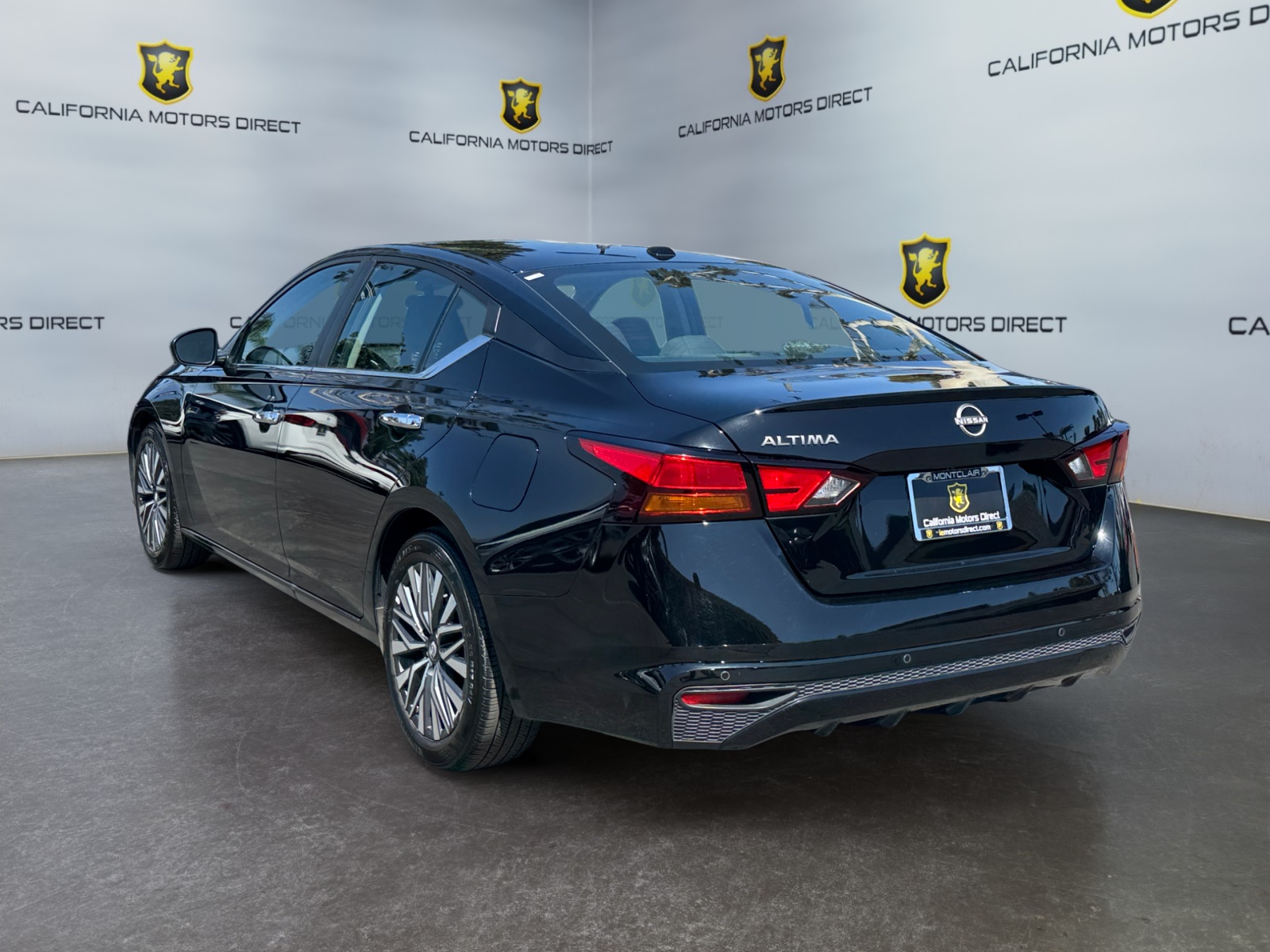 2025 Nissan Altima SV - Photo 3