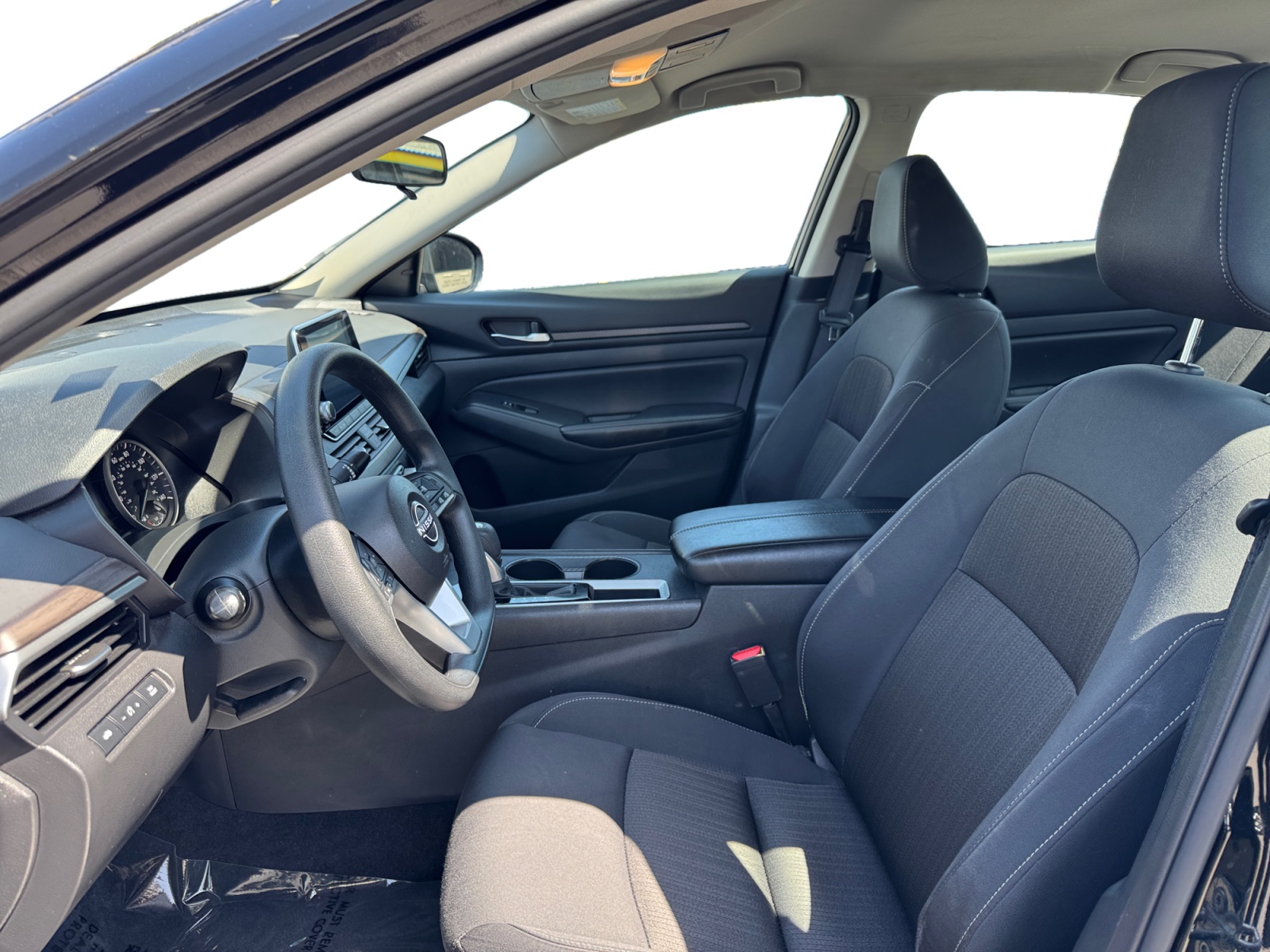2025 Nissan Altima SV - Photo 9