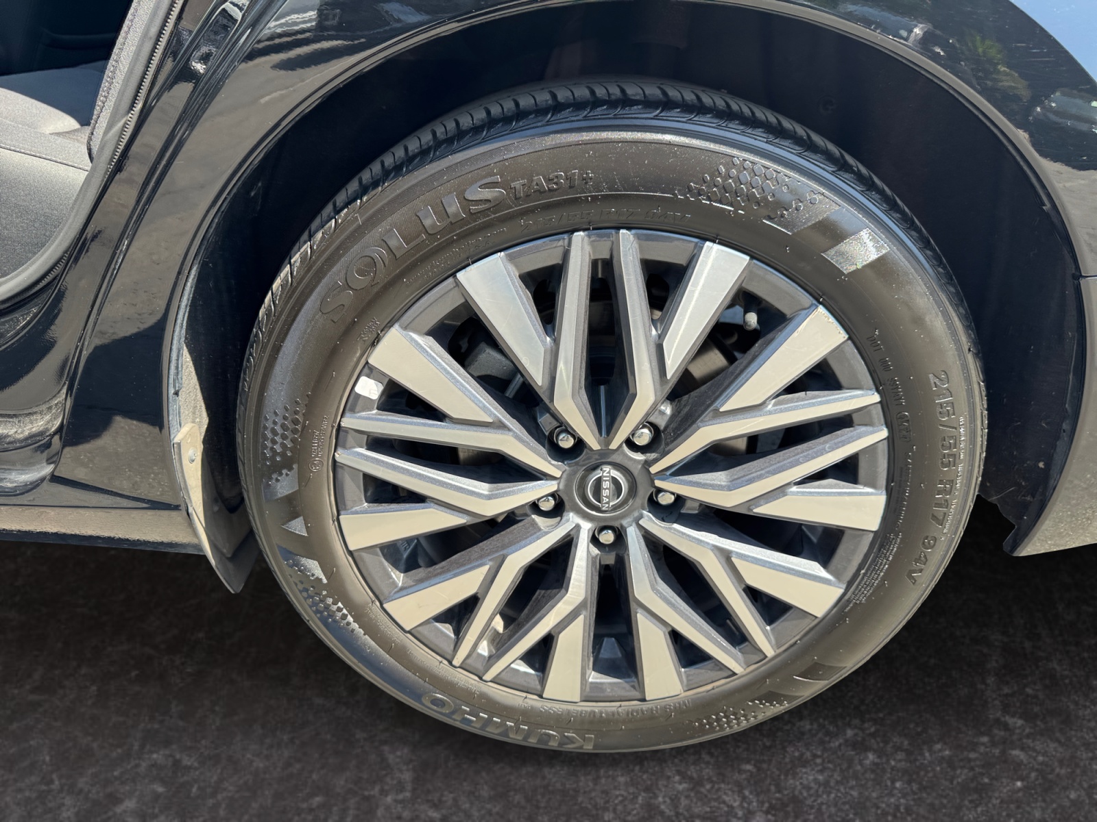 2025 Nissan Altima SV - Photo 14
